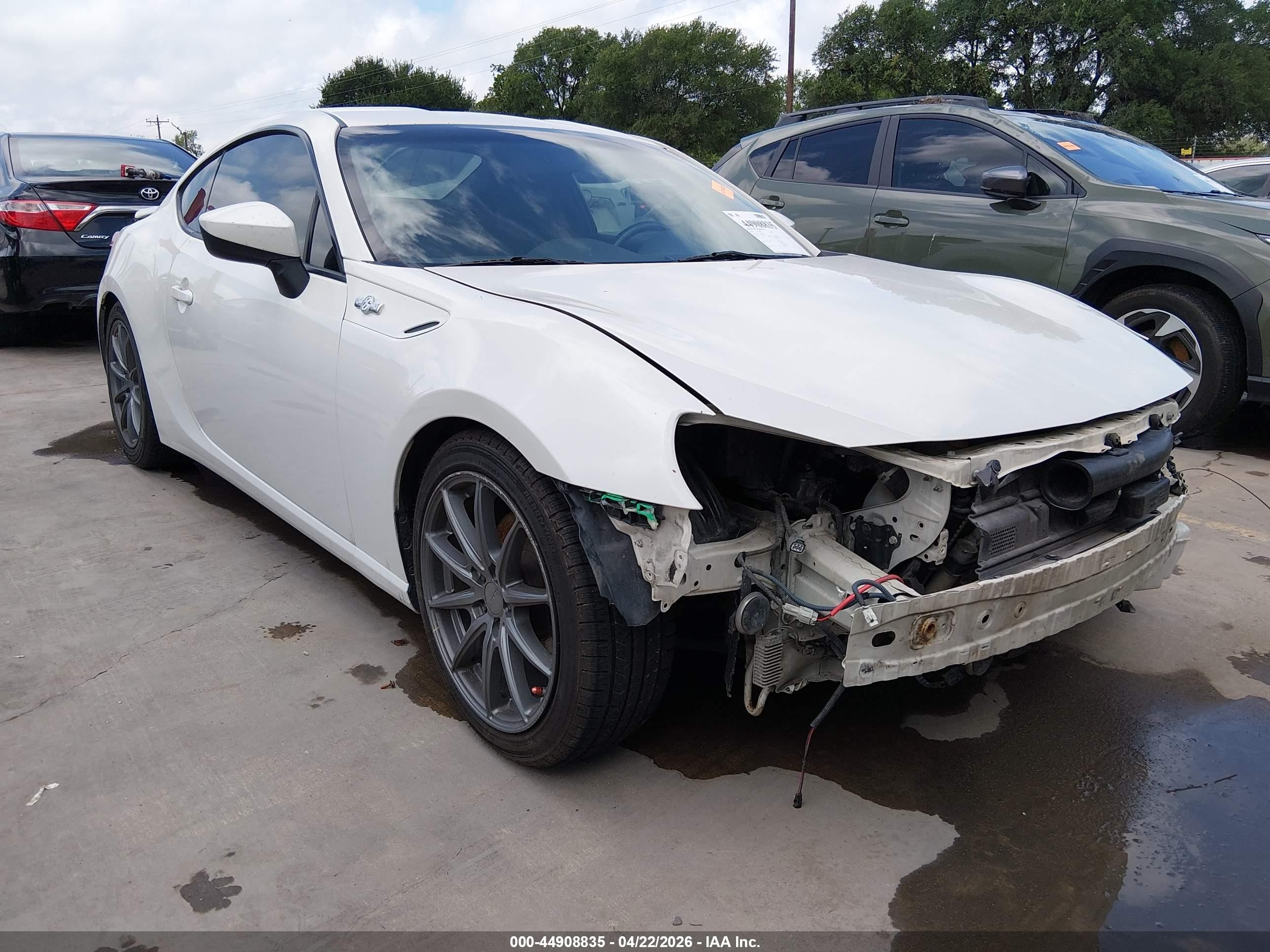 2016 Scion FR-S, VIN JF1ZNAA18G8707208 — Front end