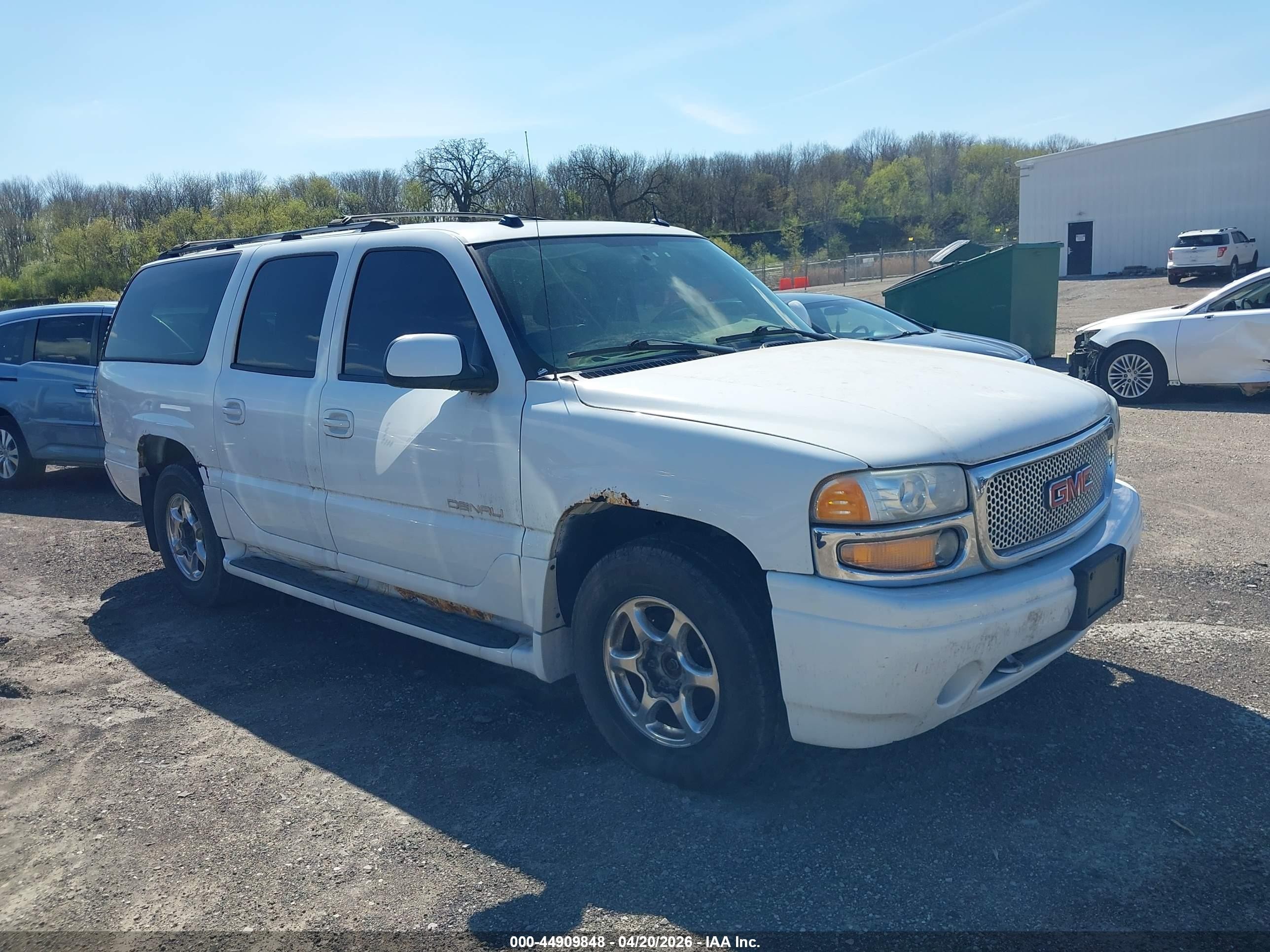 2005 GMC Yukon XL, VIN 1GKFK66U85J137436 — Normal wear
