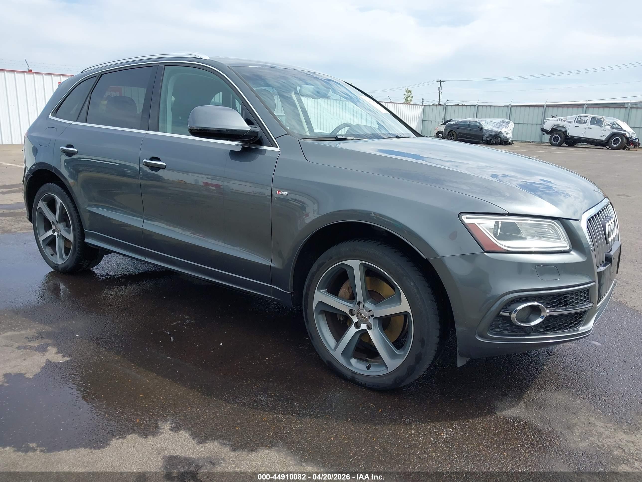 2015 Audi Q5 Premium Plus, VIN WA1DGAFP7FA088341 — Перед