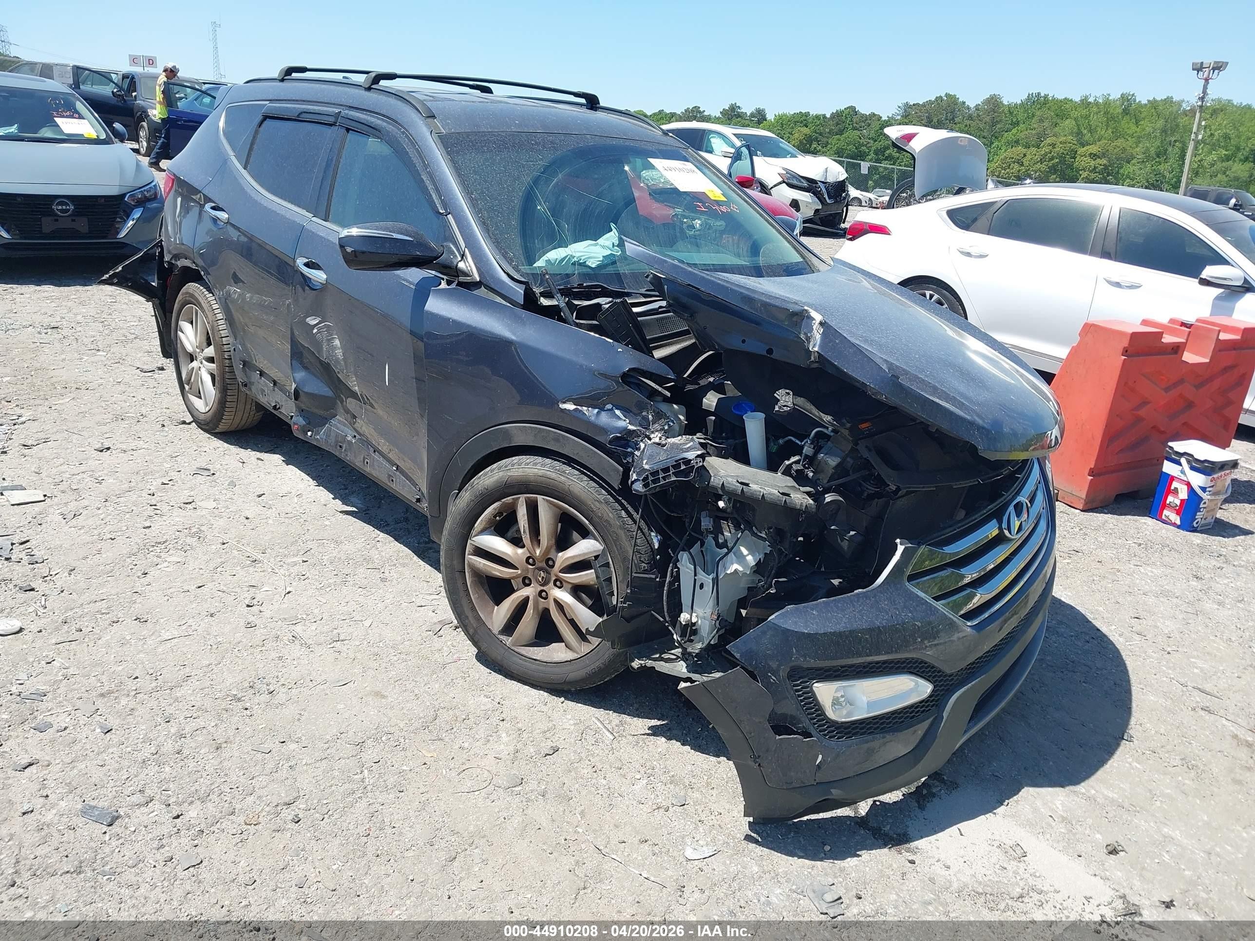 2013 Hyundai Santa Fe Sport, VIN 5XYZU3LA8DG103961 — Front end