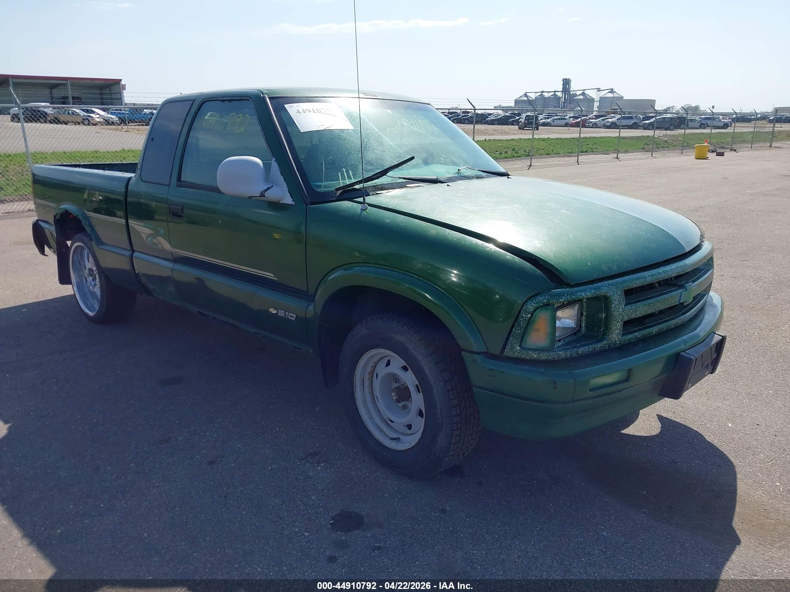 1997 Chevrolet S-10 LS, VIN 1GCCS19X1V8100551 — Механическое