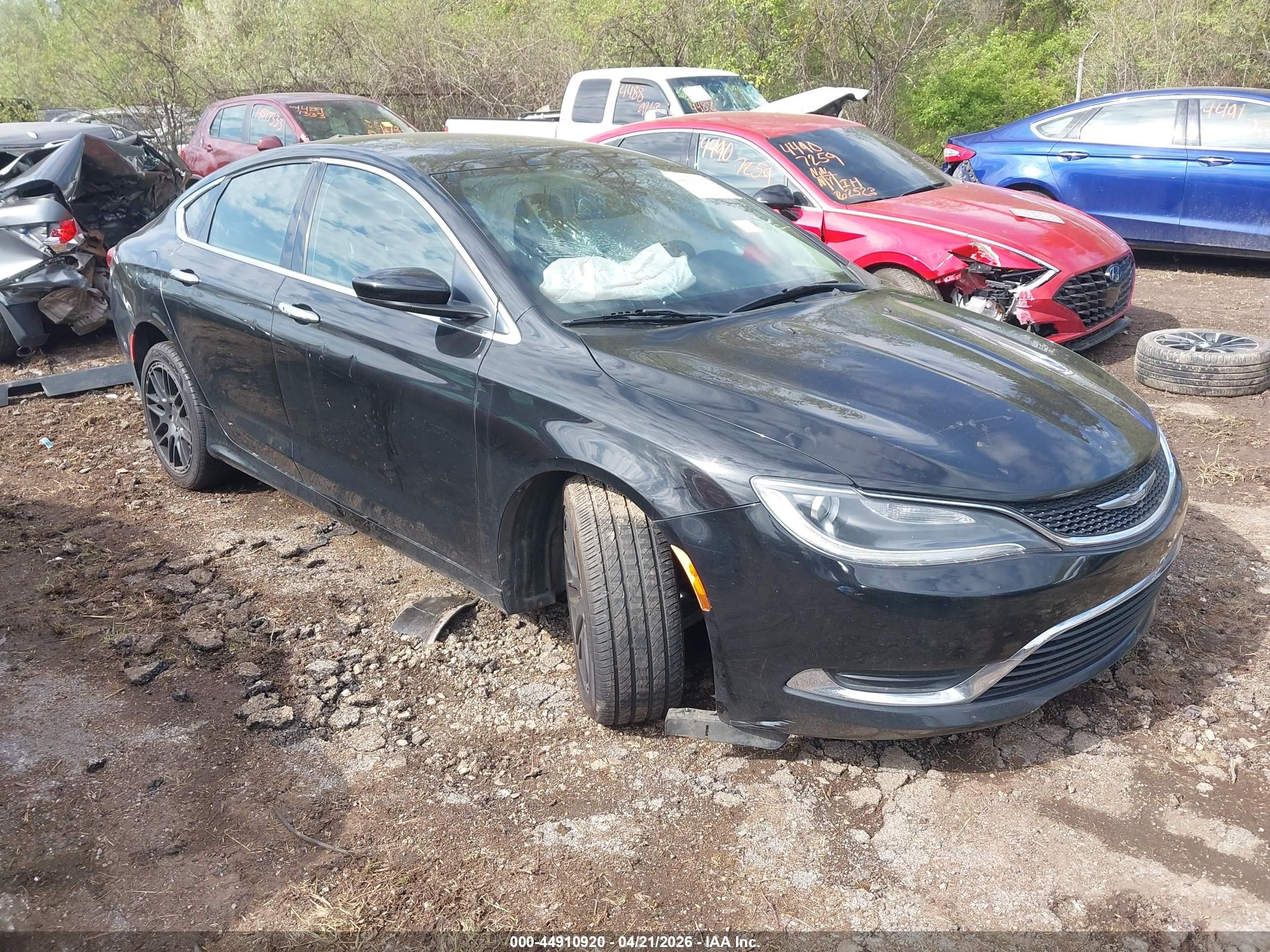 2017 Chrysler 200 Limited Platinum, VIN 1C3CCCAB2HN506907 — Перед