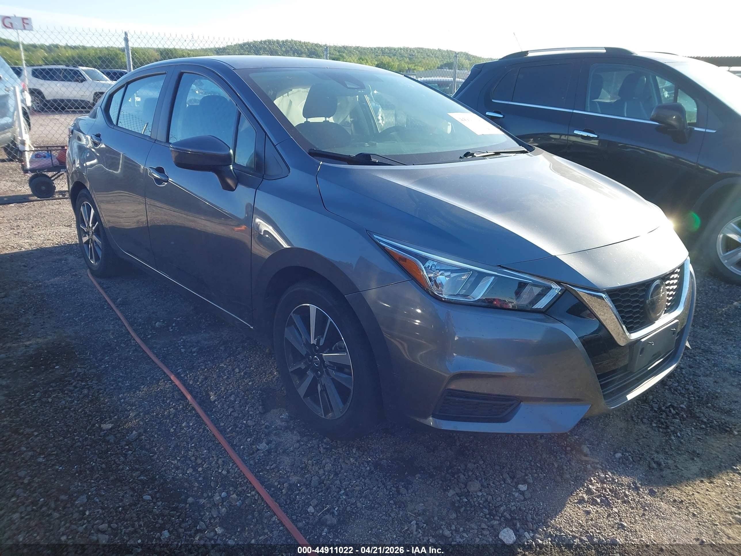 2021 Nissan Versa SV, VIN 3N1CN8EV7ML860880 — Side