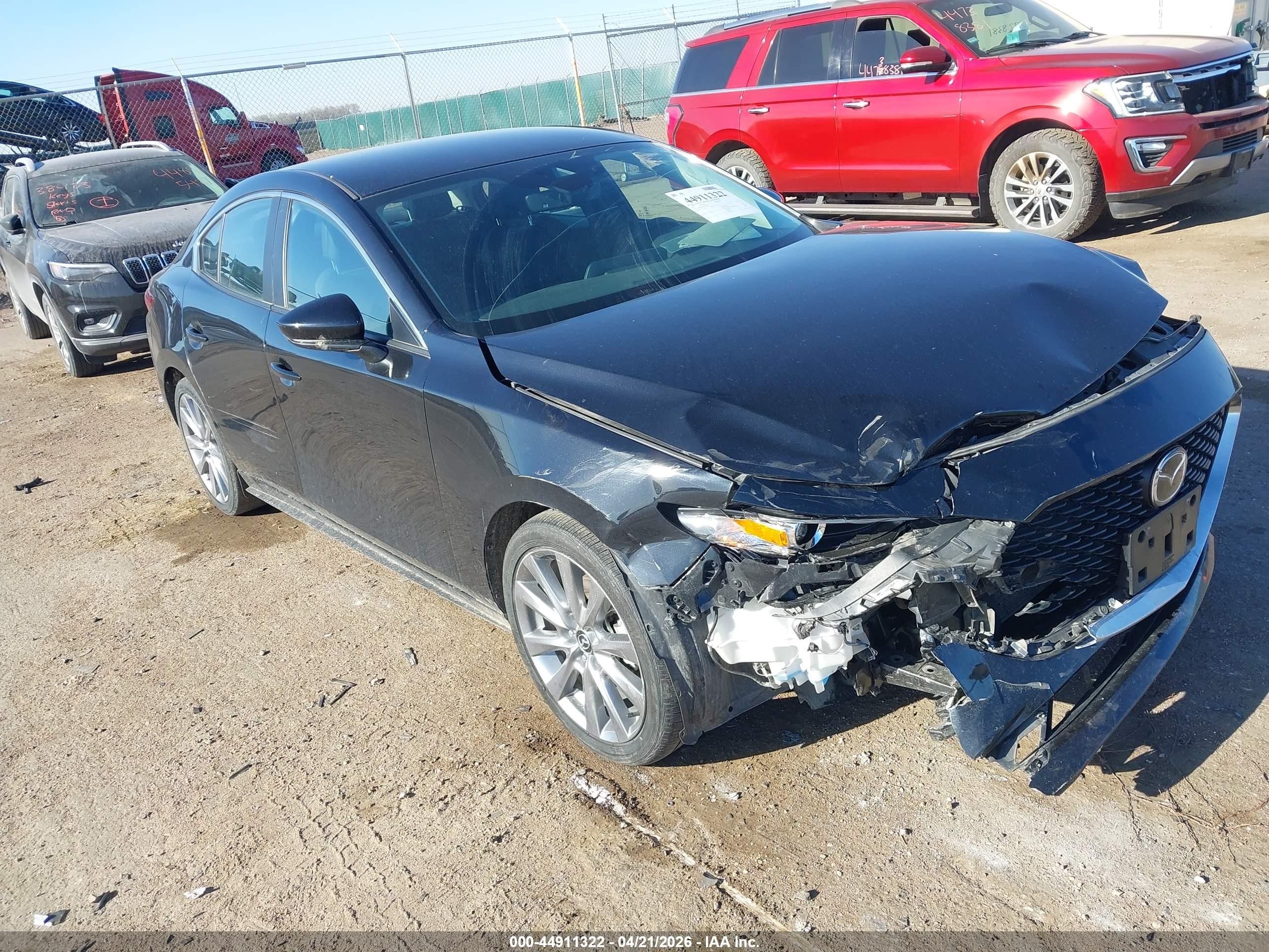 2022 Mazda 3 Select, VIN 3MZBPABL5NM309689 — Front end