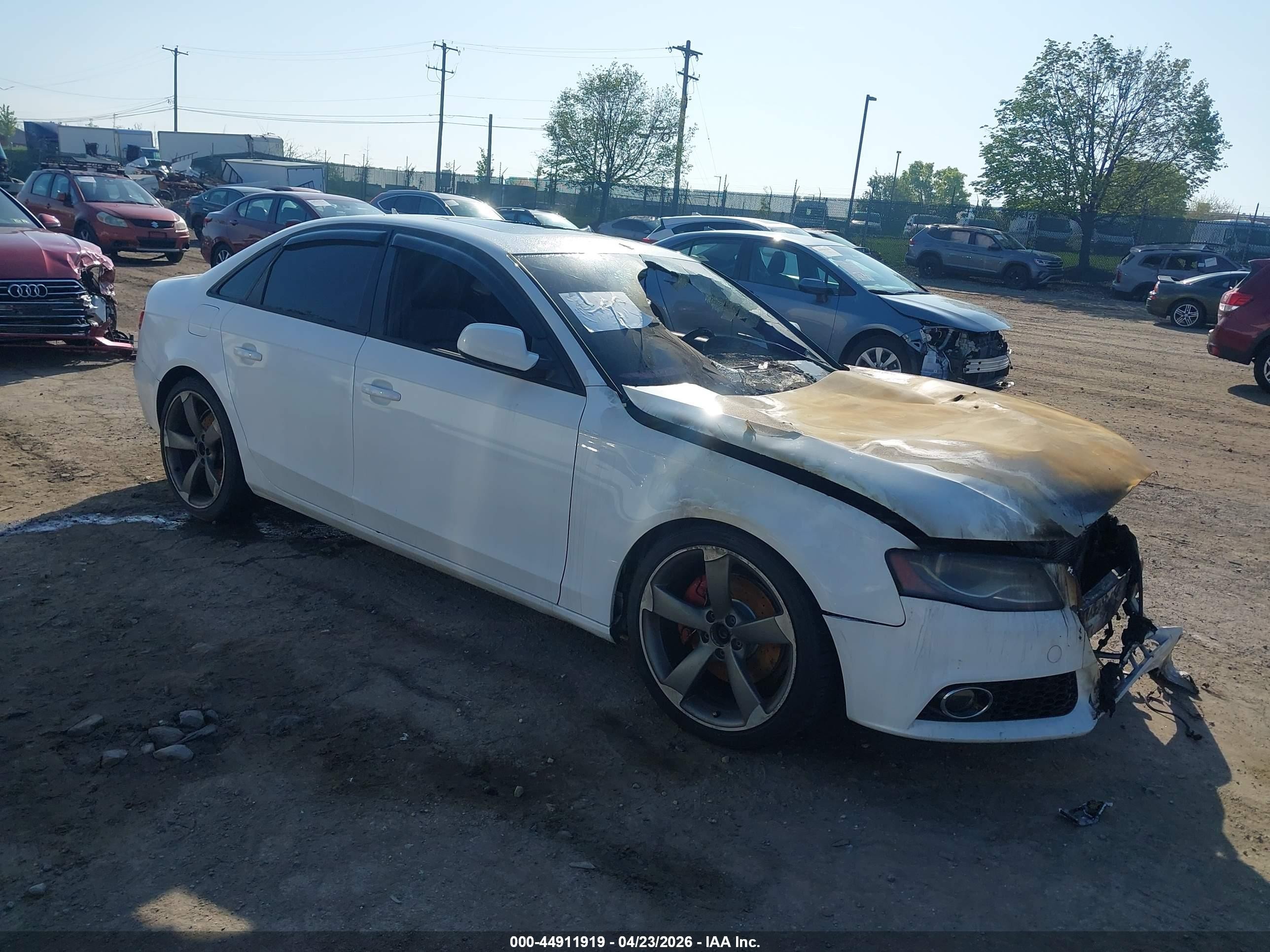 2011 Audi A4 Premium Plus, VIN WAUHFAFL7BN018068 — Пожар