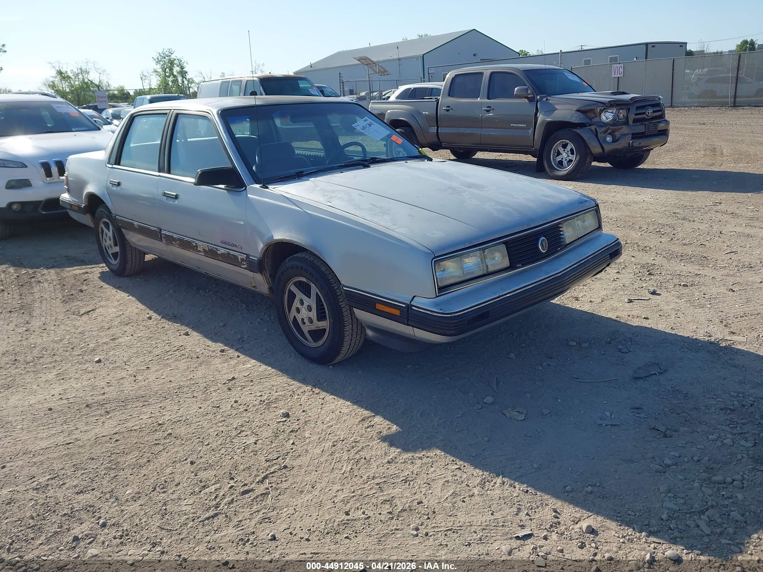 1991 Pontiac 6000, VIN 1G2AF54T9M6208695 — Side