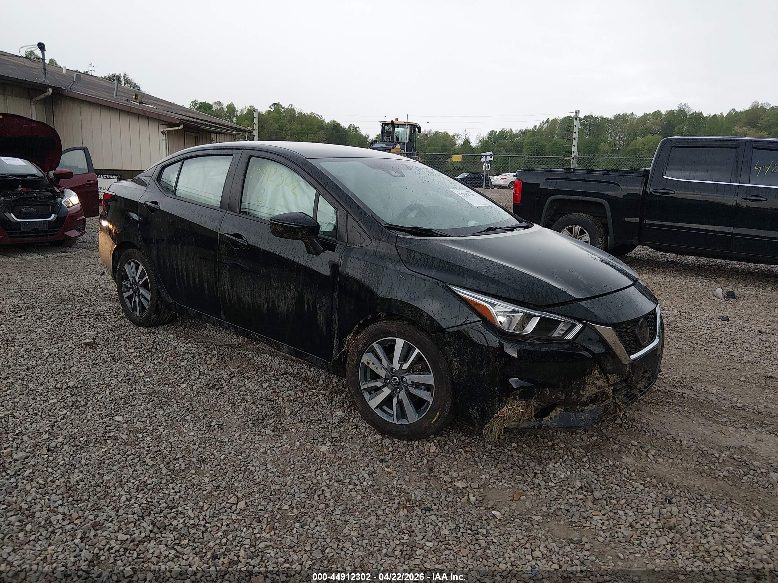 2021 Nissan Versa SV, VIN 3N1CN8EV1ML853486 — Перед