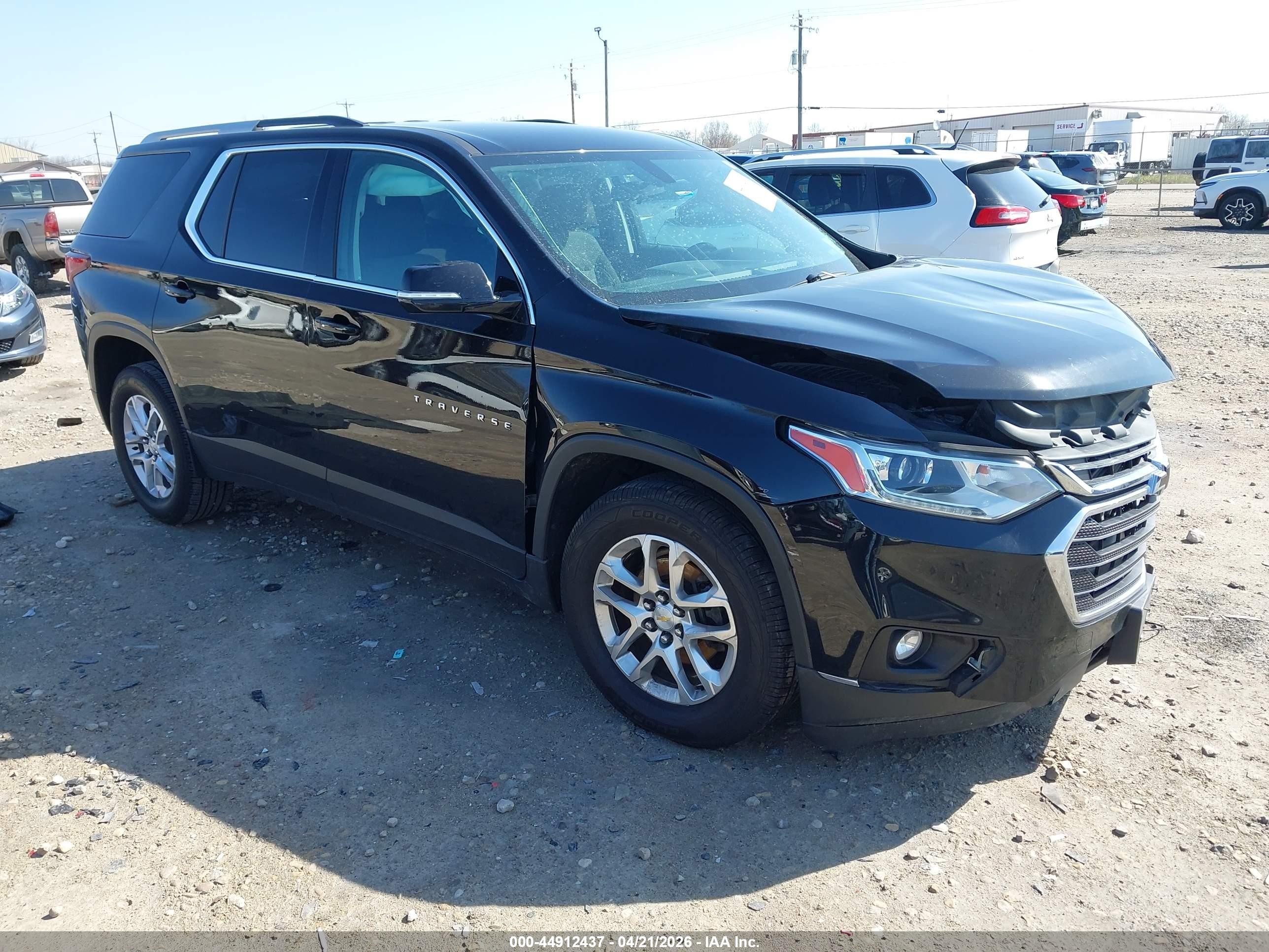 2018 Chevrolet Traverse LT Cloth, VIN 1GNEVGKW9JJ194158 — Front end