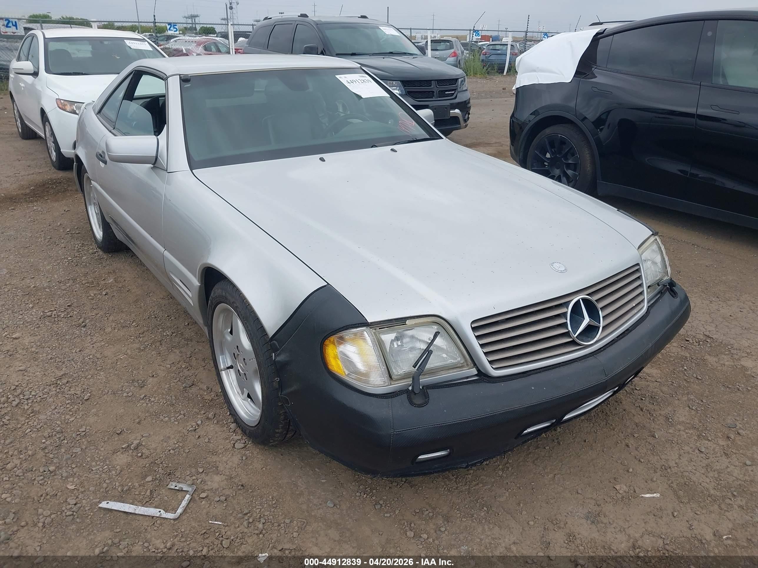 1998 Mercedes-Benz SL 500, VIN WDBFA67F7WF164368 — Normal wear