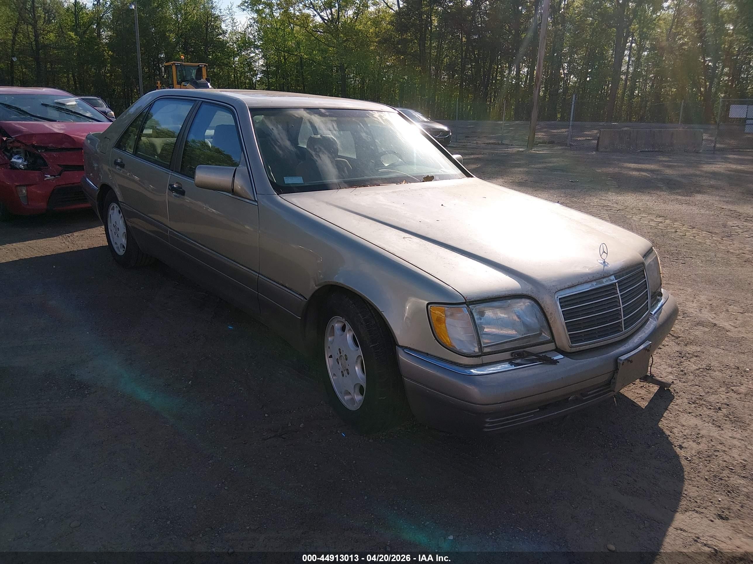 1995 Mercedes-Benz S 320, VIN WDBGA43E4SA208405 — Normal wear