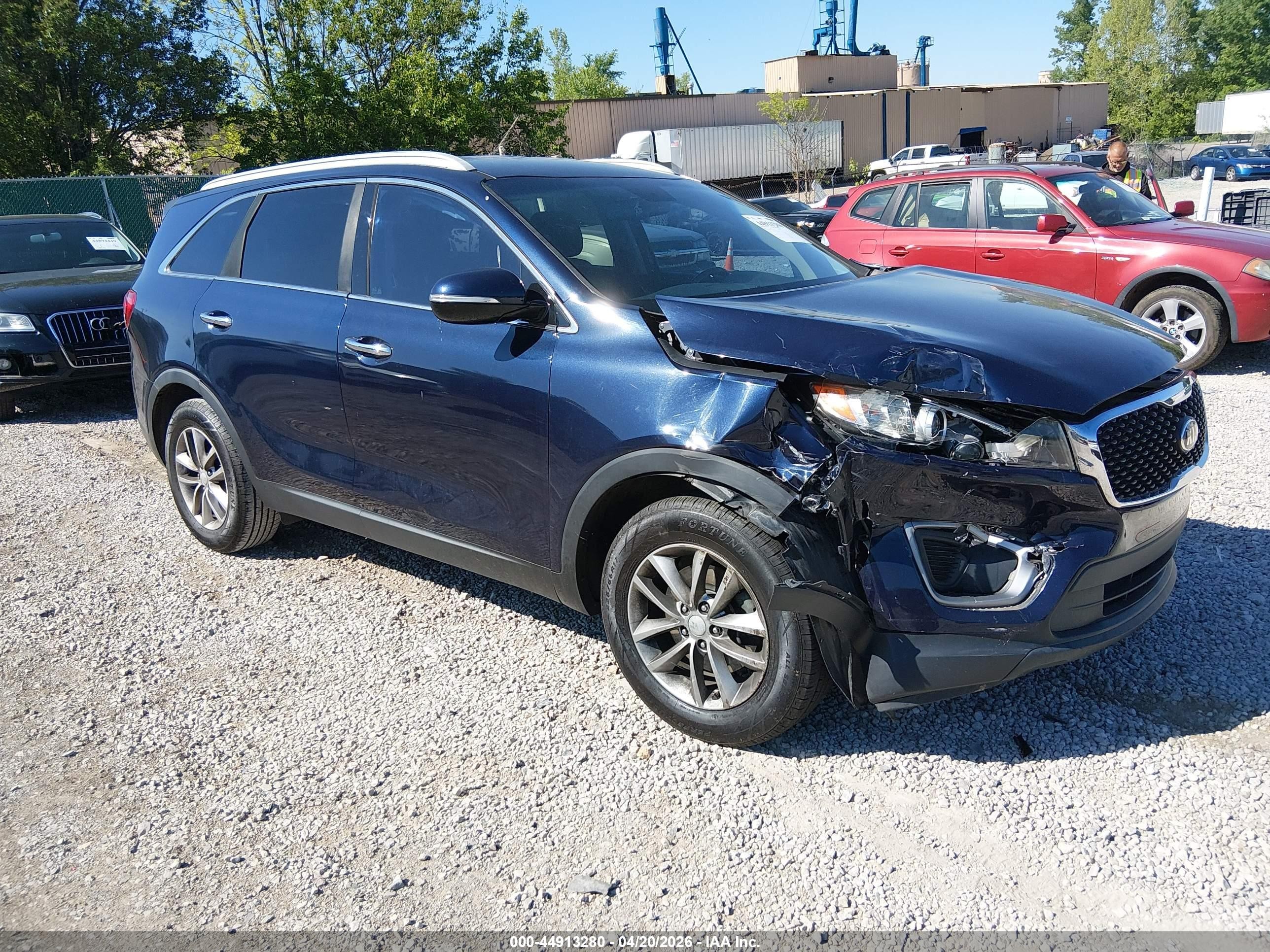 2016 Kia Sorento LX, VIN 5XYPG4A33GG075922 — Front end