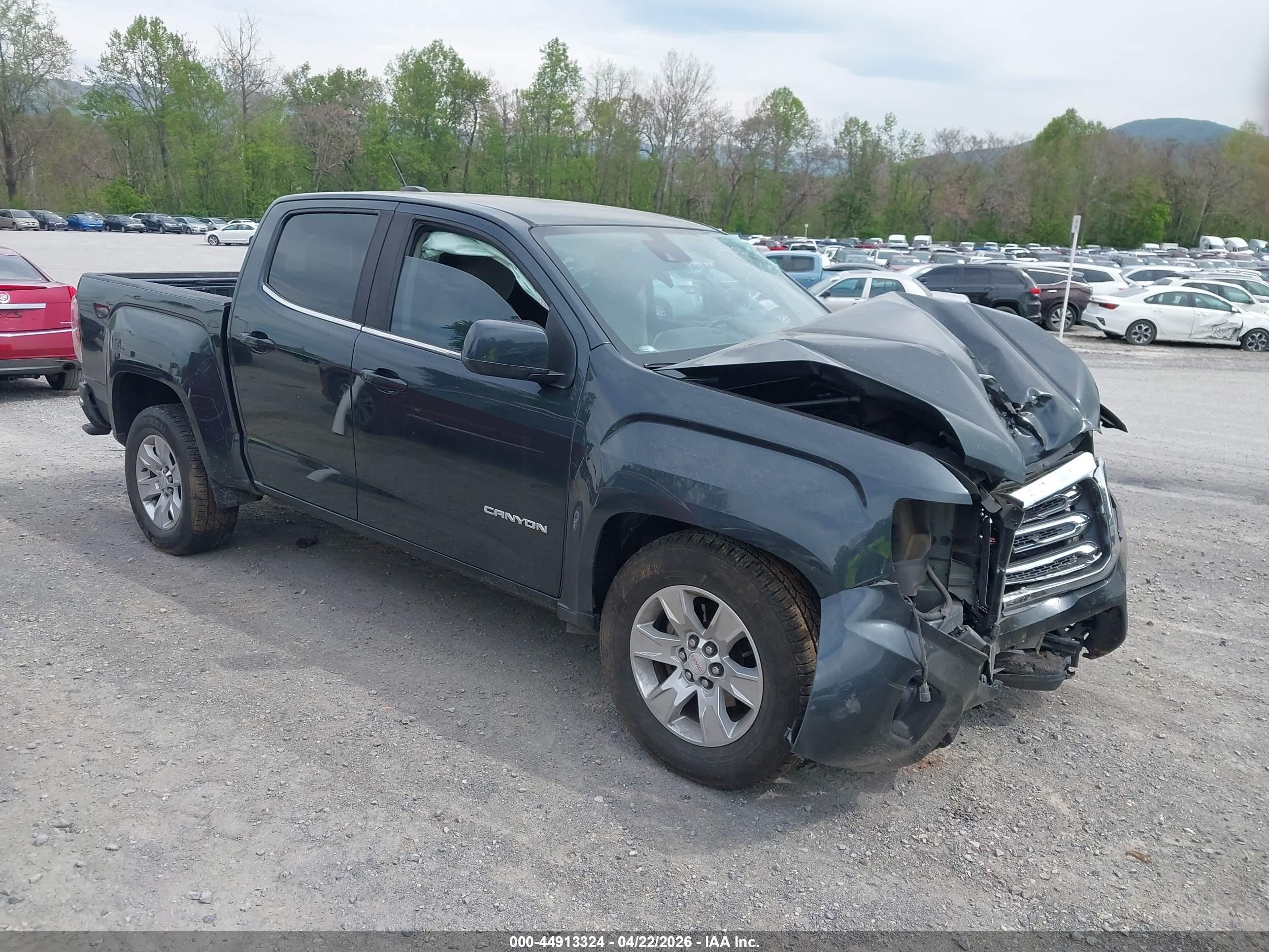 2018 GMC Canyon 2WD SLE, VIN 1GTG5CEN1J1151074 — Front end
