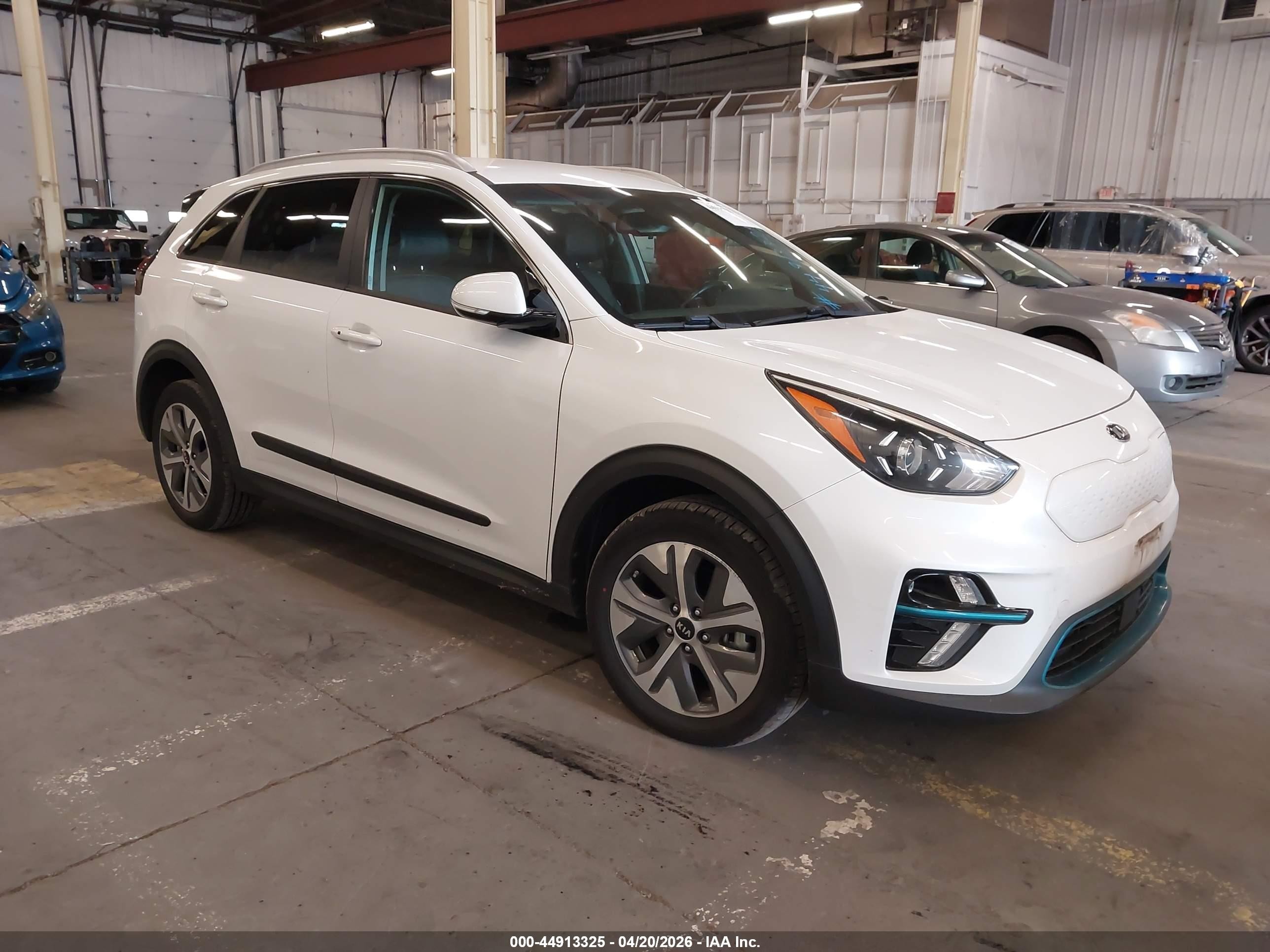 2020 Kia Niro EX, VIN KNDCC3LG4L5055718 — Rear end