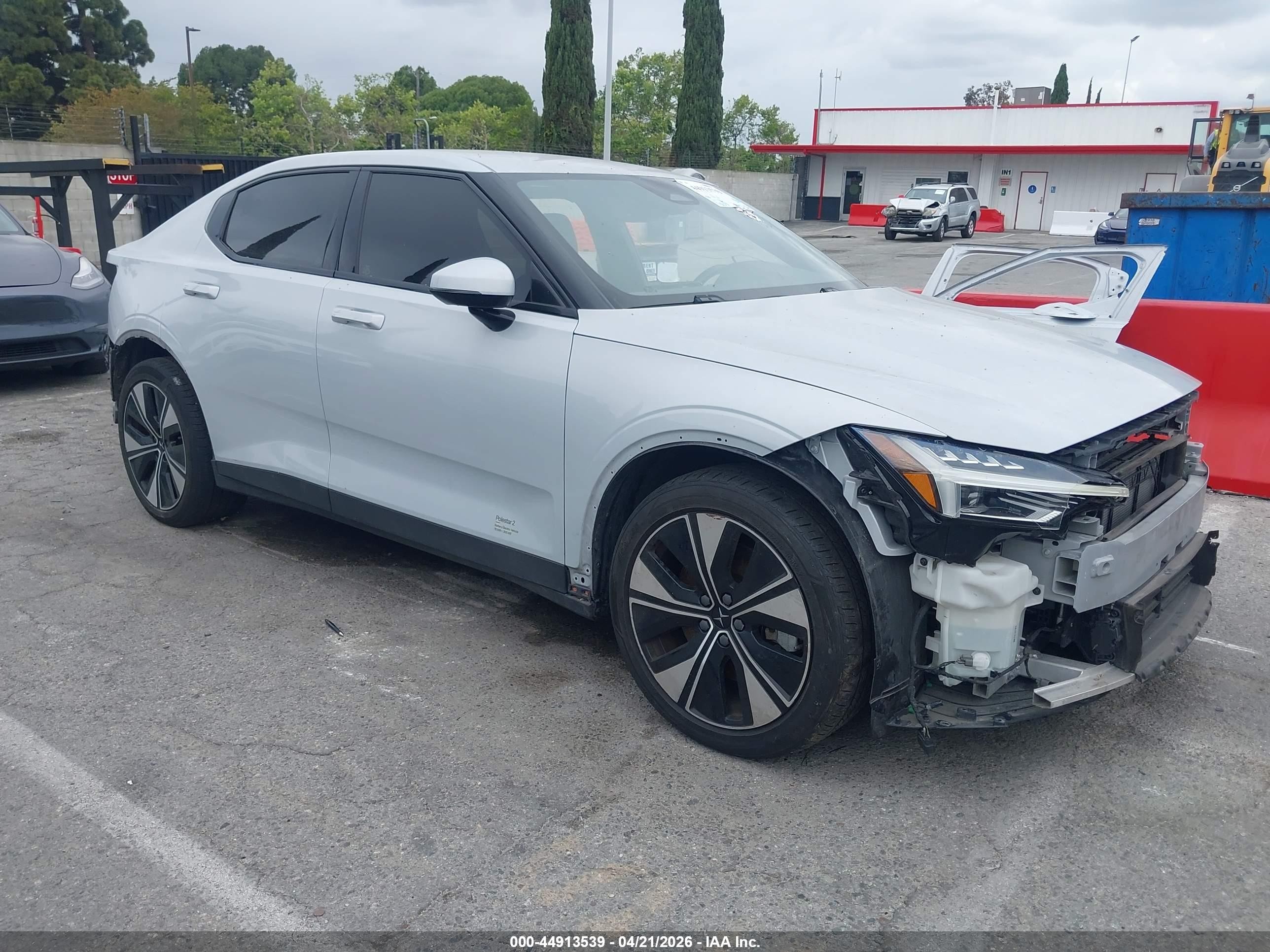 2023 Polestar 2, VIN YSMED3KA6PL145610 — Бок