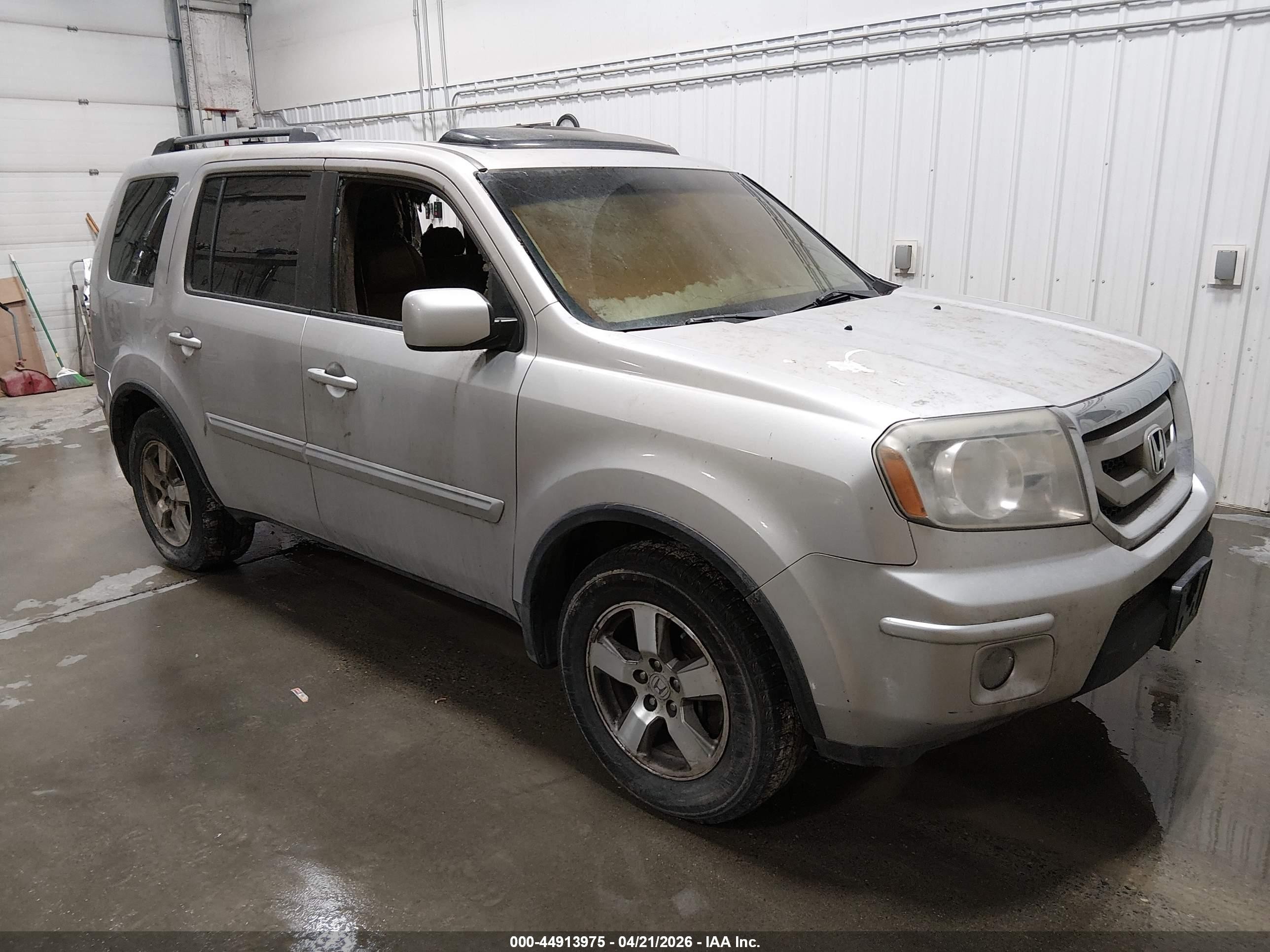 2010 Honda Pilot EX-L, VIN 5FNYF4H51AB025730 — Interior fire