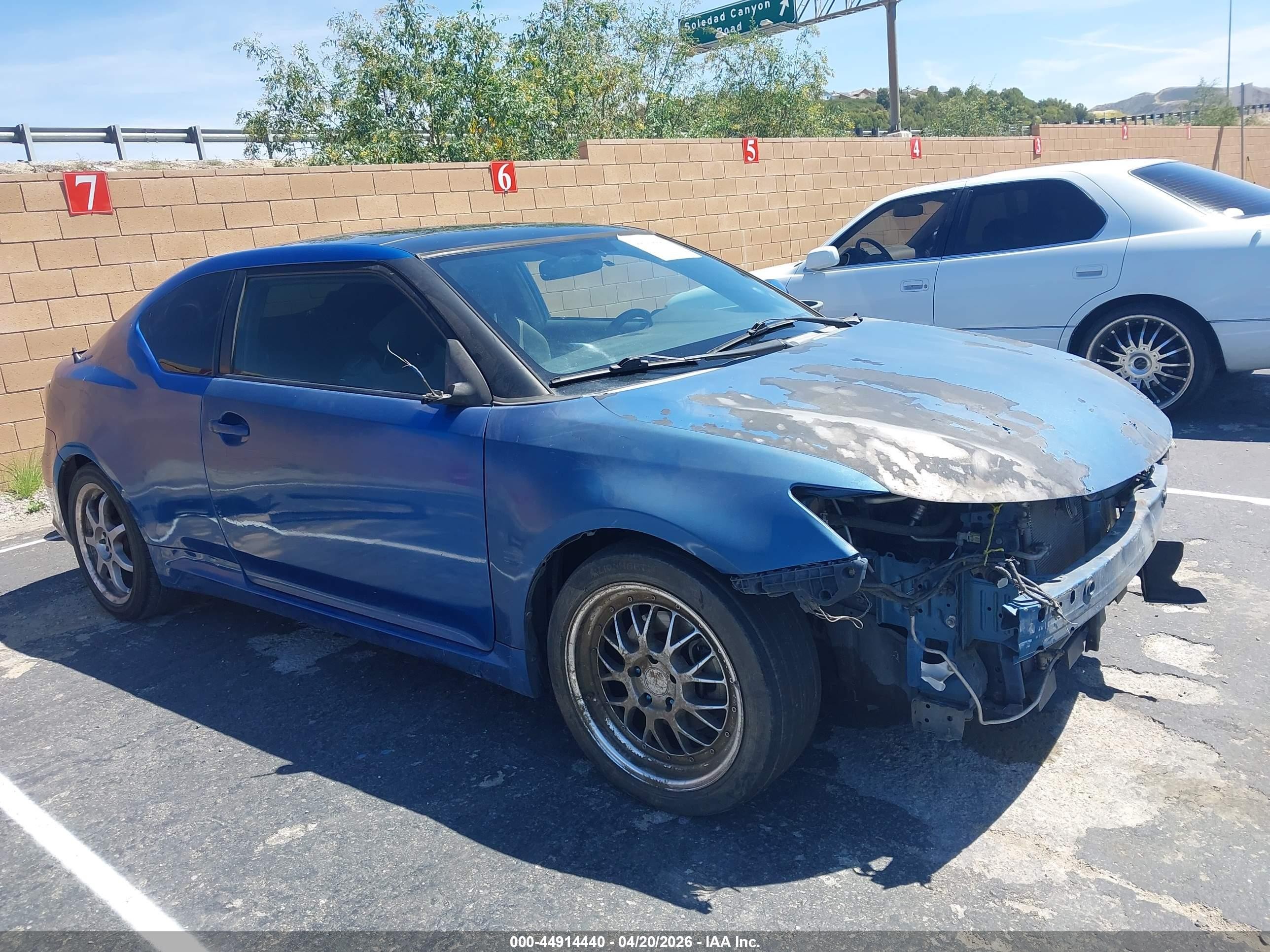 2014 Scion tC, VIN JTKJF5C72E3073684 — Front end
