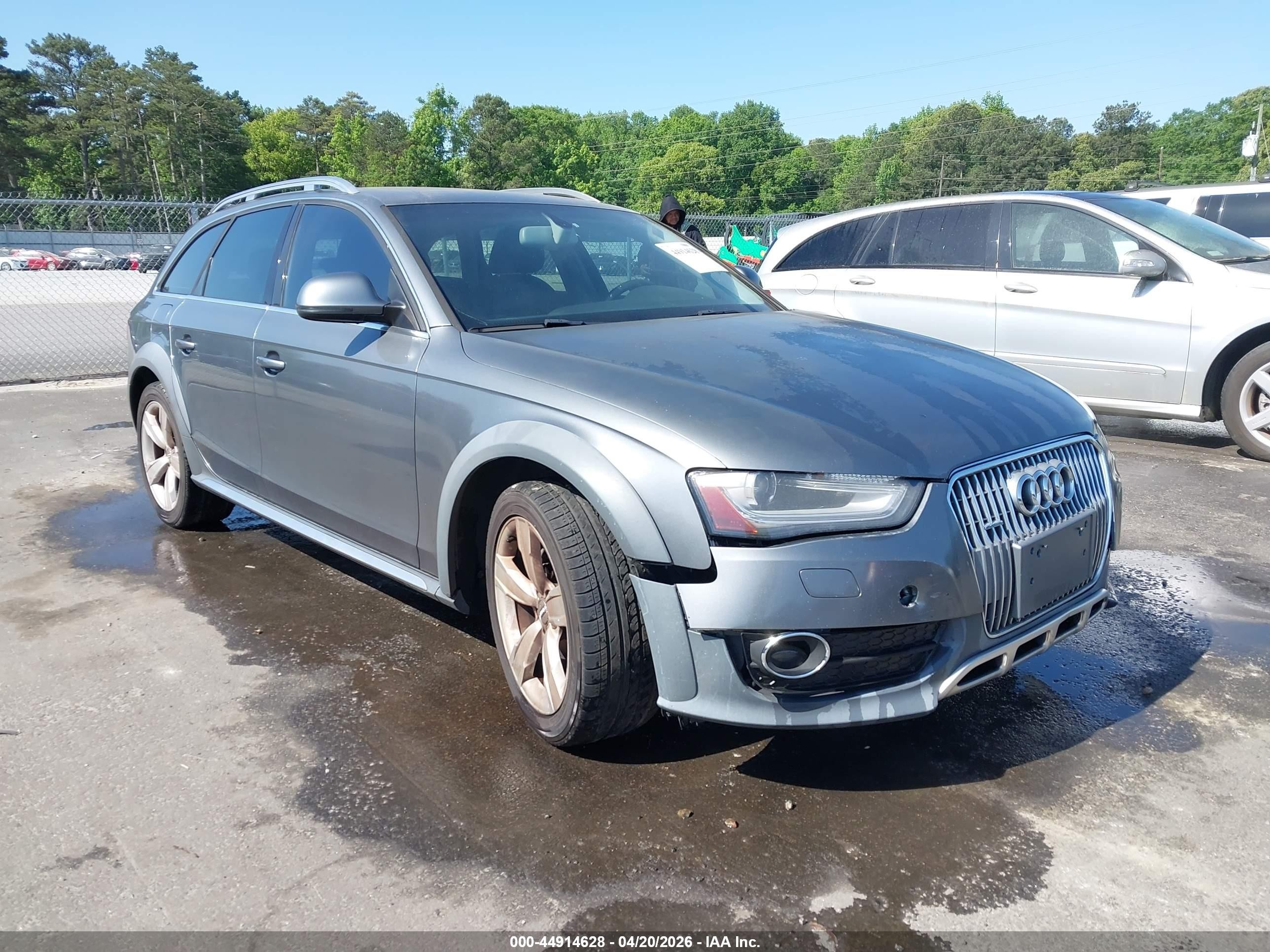2013 Audi allroad A4 Premium Plus, VIN WA1UFAFL3DA082422 — Обычный износ