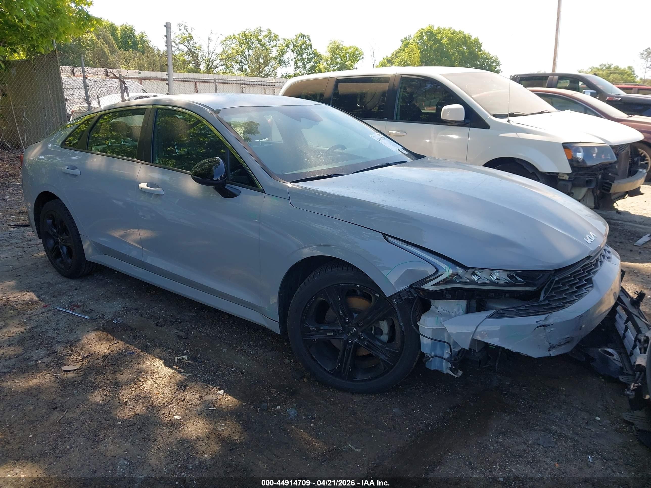 2022 Kia K5 GT-Line, VIN 5XXG64J23NG083496 — Front end