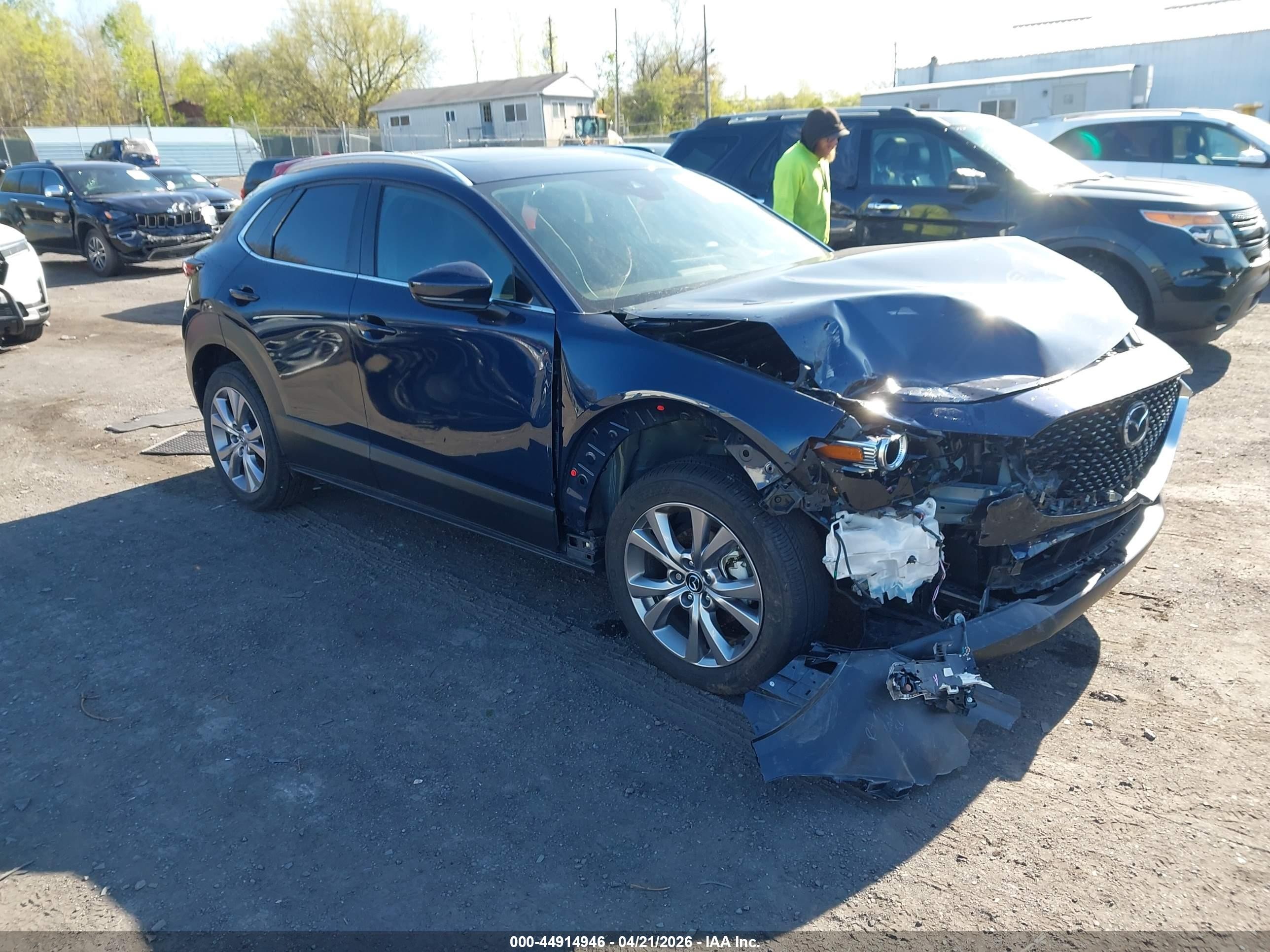 2022 Mazda CX-30 S Premium, VIN 3MVDMBDL7NM409704 — Front end
