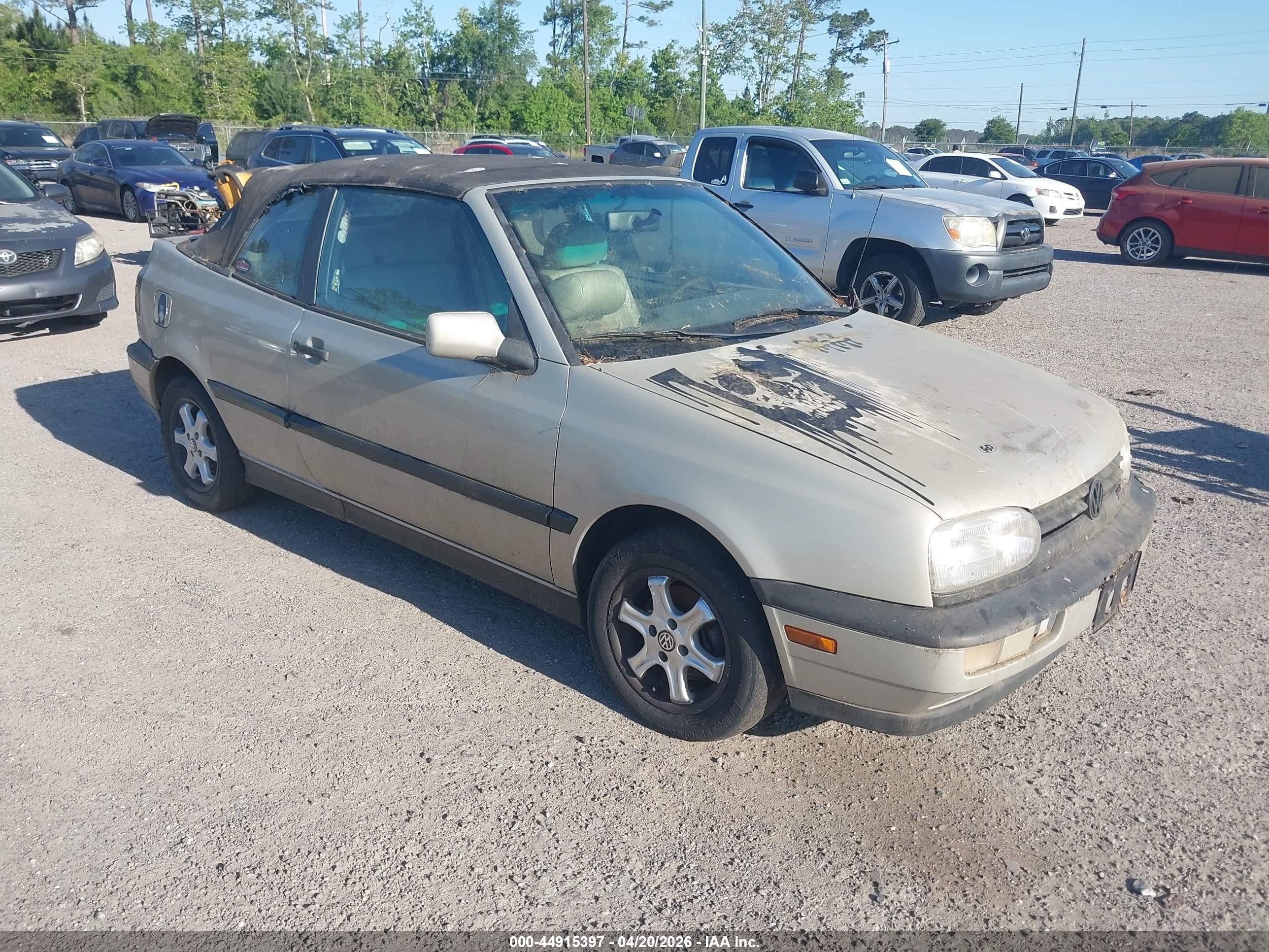 1999 Volkswagen Cabriolet, VIN 3VWBB81E8XM803087 — Normal wear