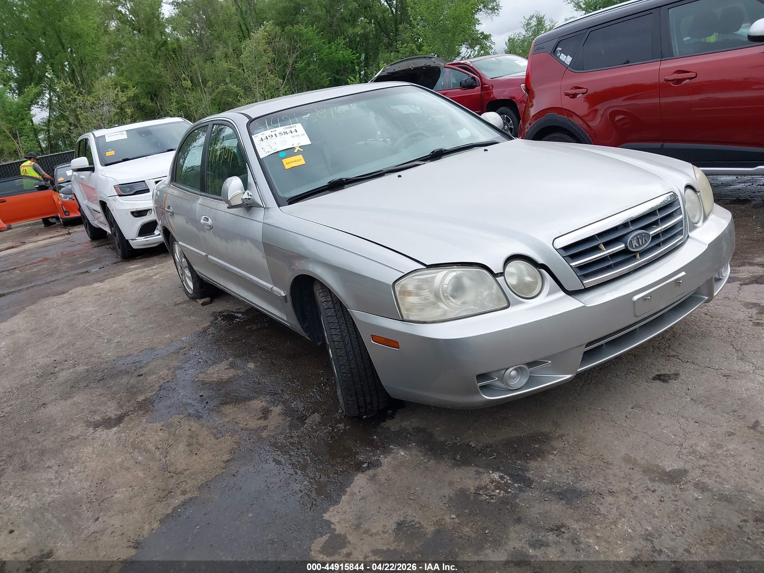 2006 Kia Optima LX, VIN KNAGD128365441383 — Бок