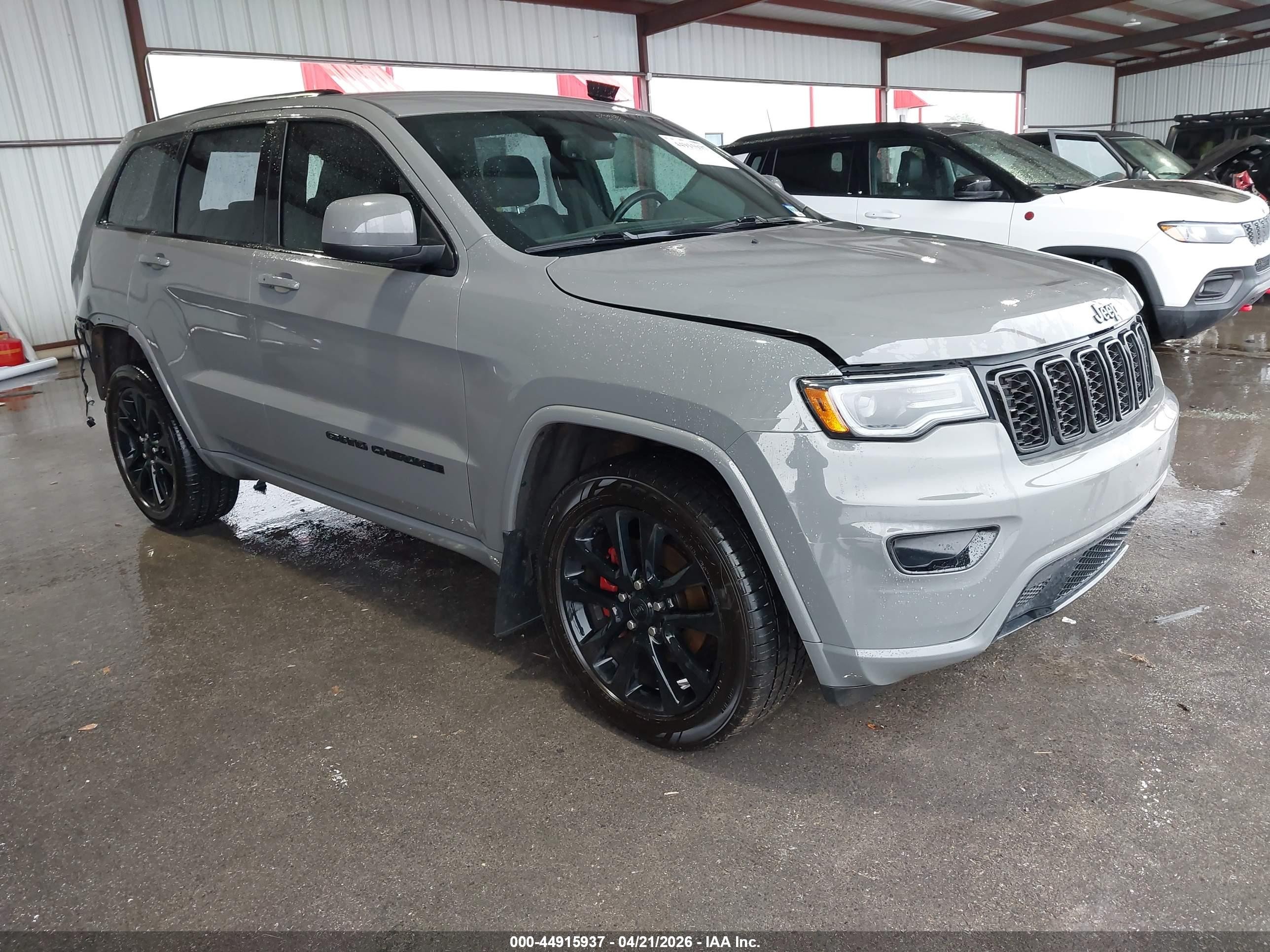 2020 Jeep Grand Cherokee Altitude, VIN 1C4RJFAG4LC420088 — Rear end