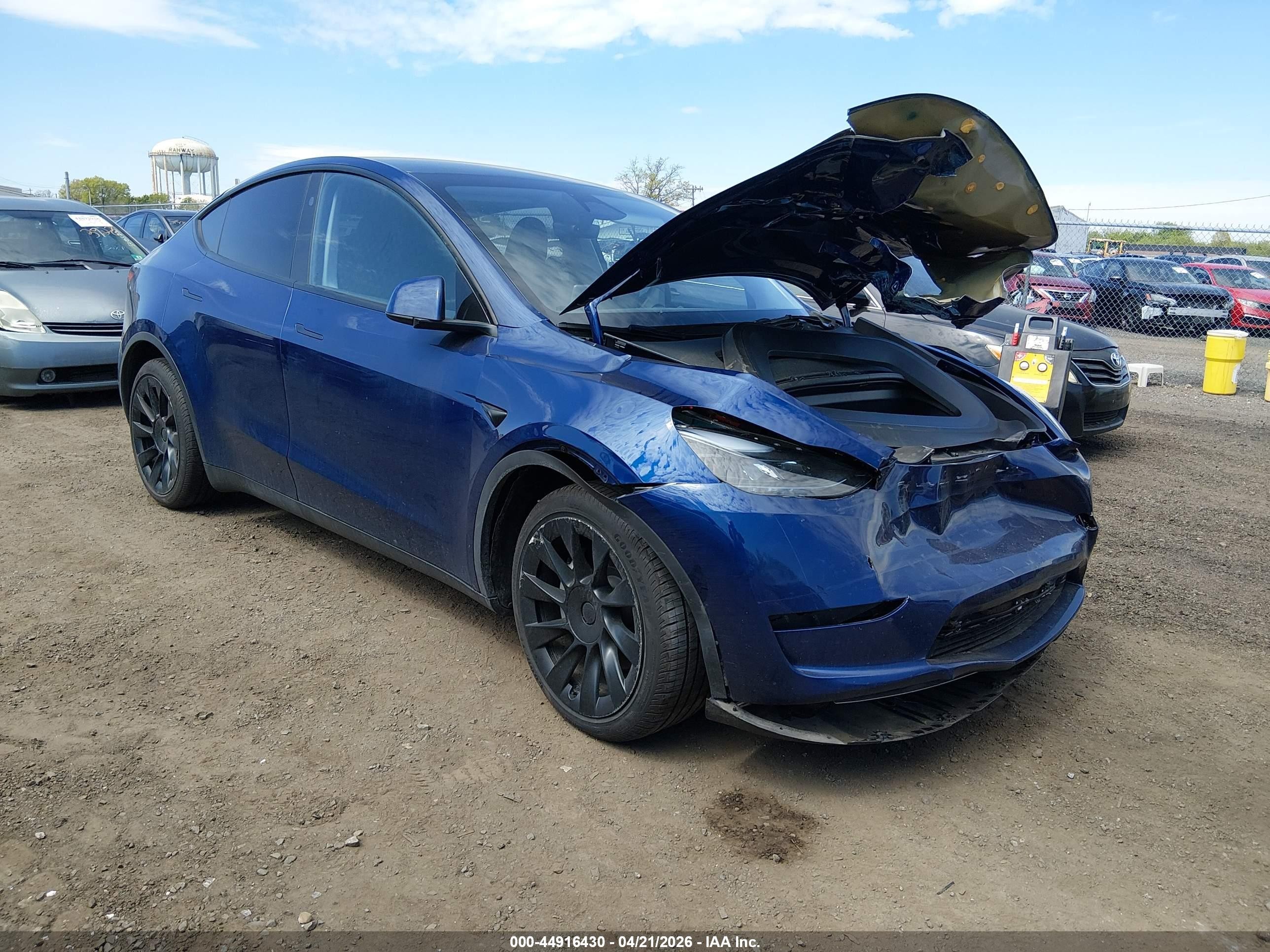 2024 Tesla Model Y Long Range, VIN 7SAYGDEE8RA234136 — All over