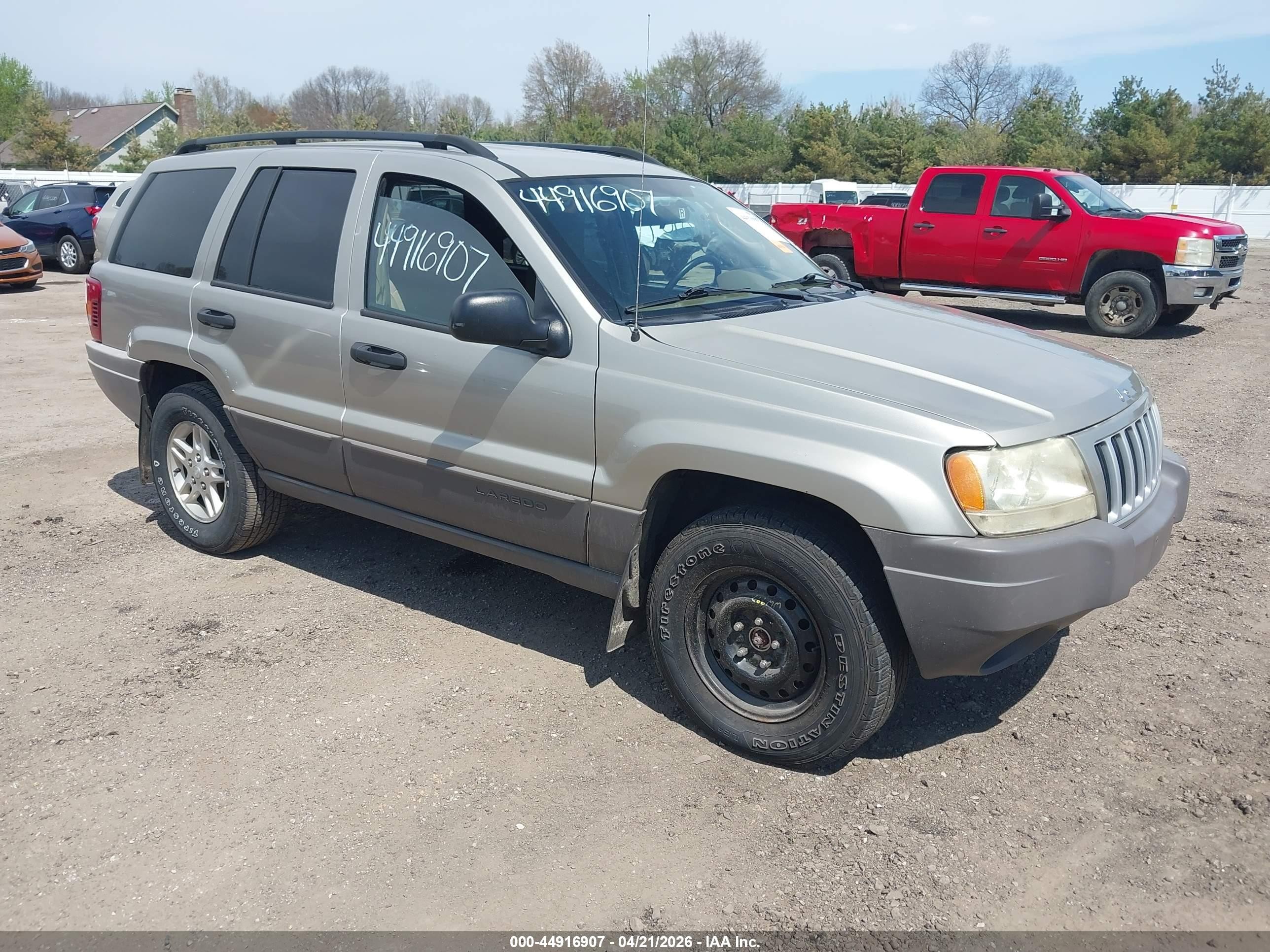 2004 Jeep Grand Cherokee Laredo, VIN 1J4GW48SX4C305739 — Side