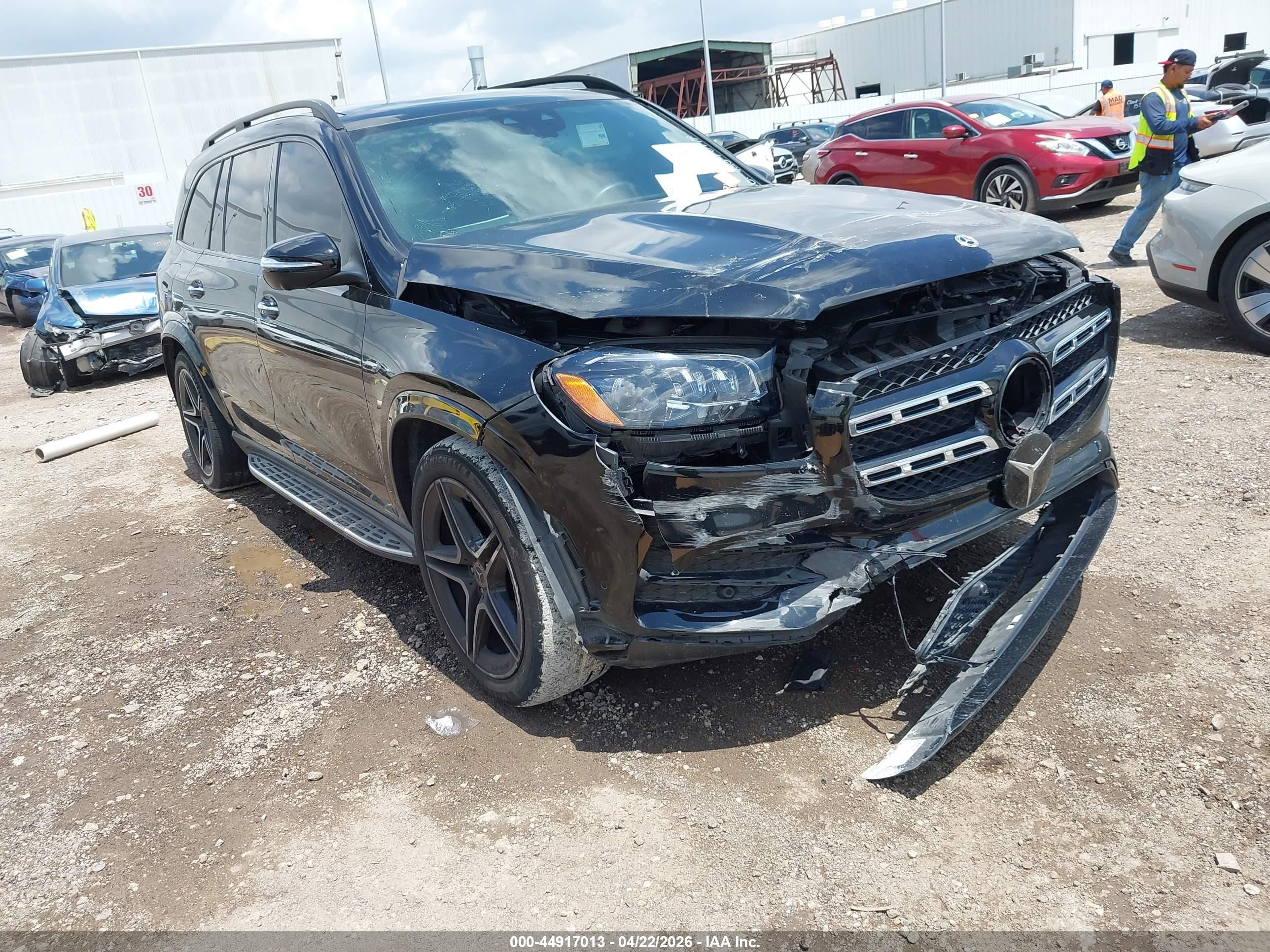 2022 Mercedes-Benz GLS 450, VIN 4JGFF5KE6NA588742 — Front end