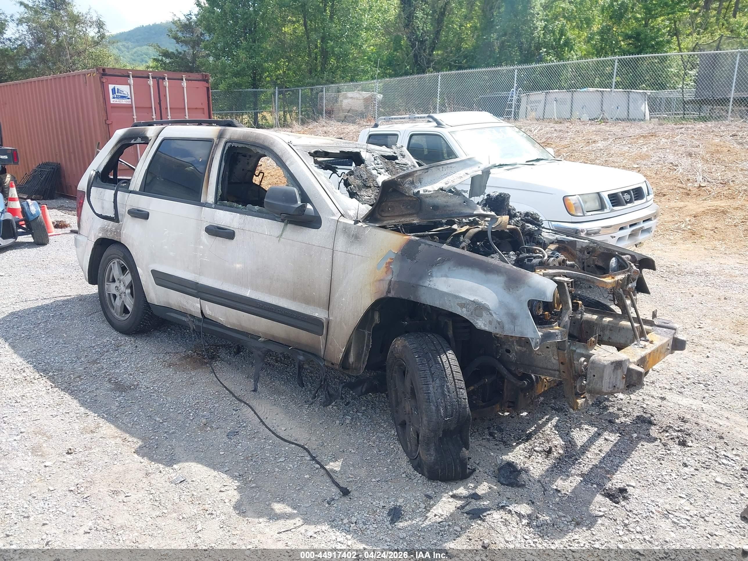 2005 Jeep Grand Cherokee Laredo, VIN 1J4HR48NX5C578395 — Burn