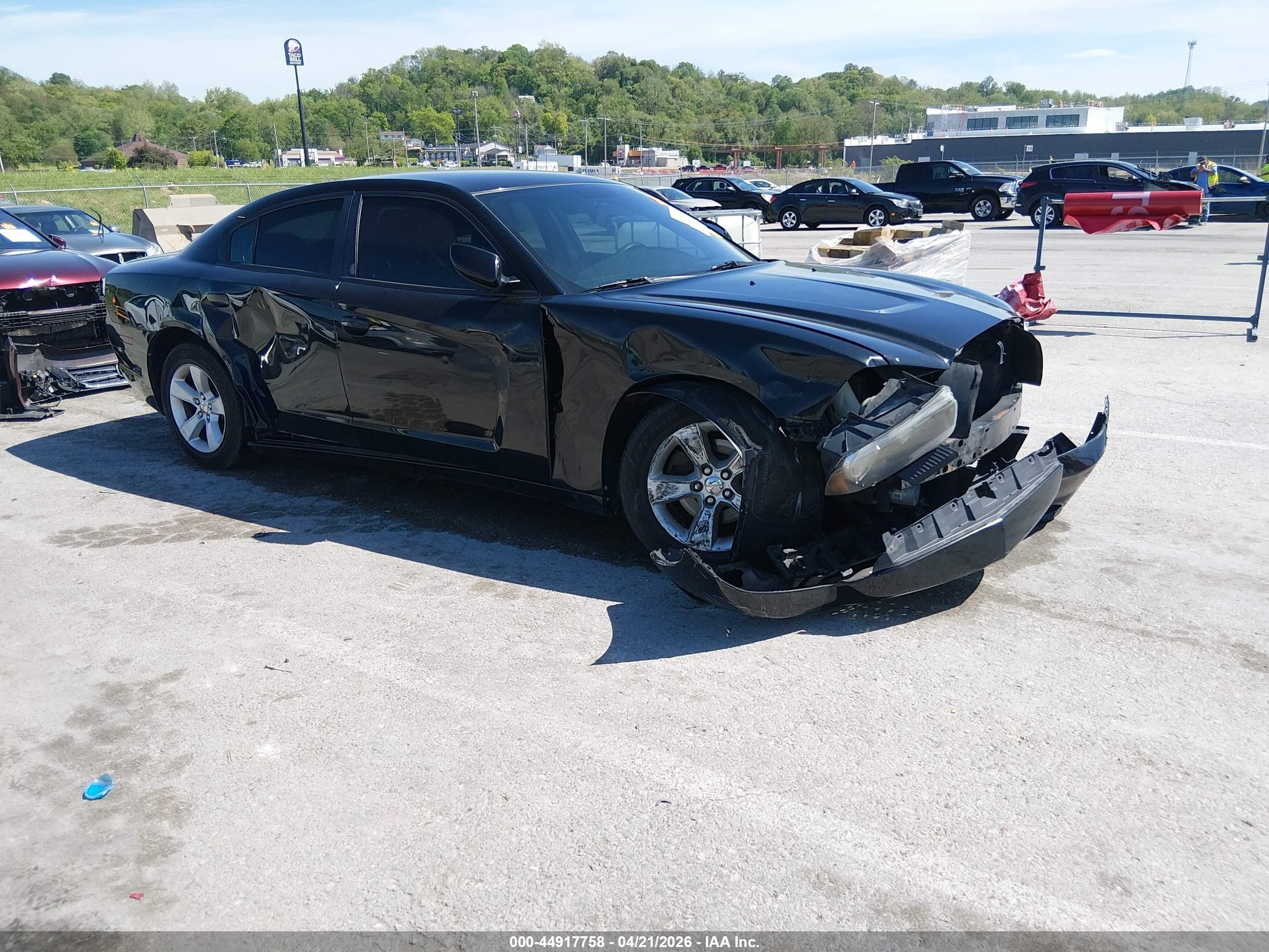 2013 Dodge Charger SE, VIN 2C3CDXBG6DH624587 — Front end
