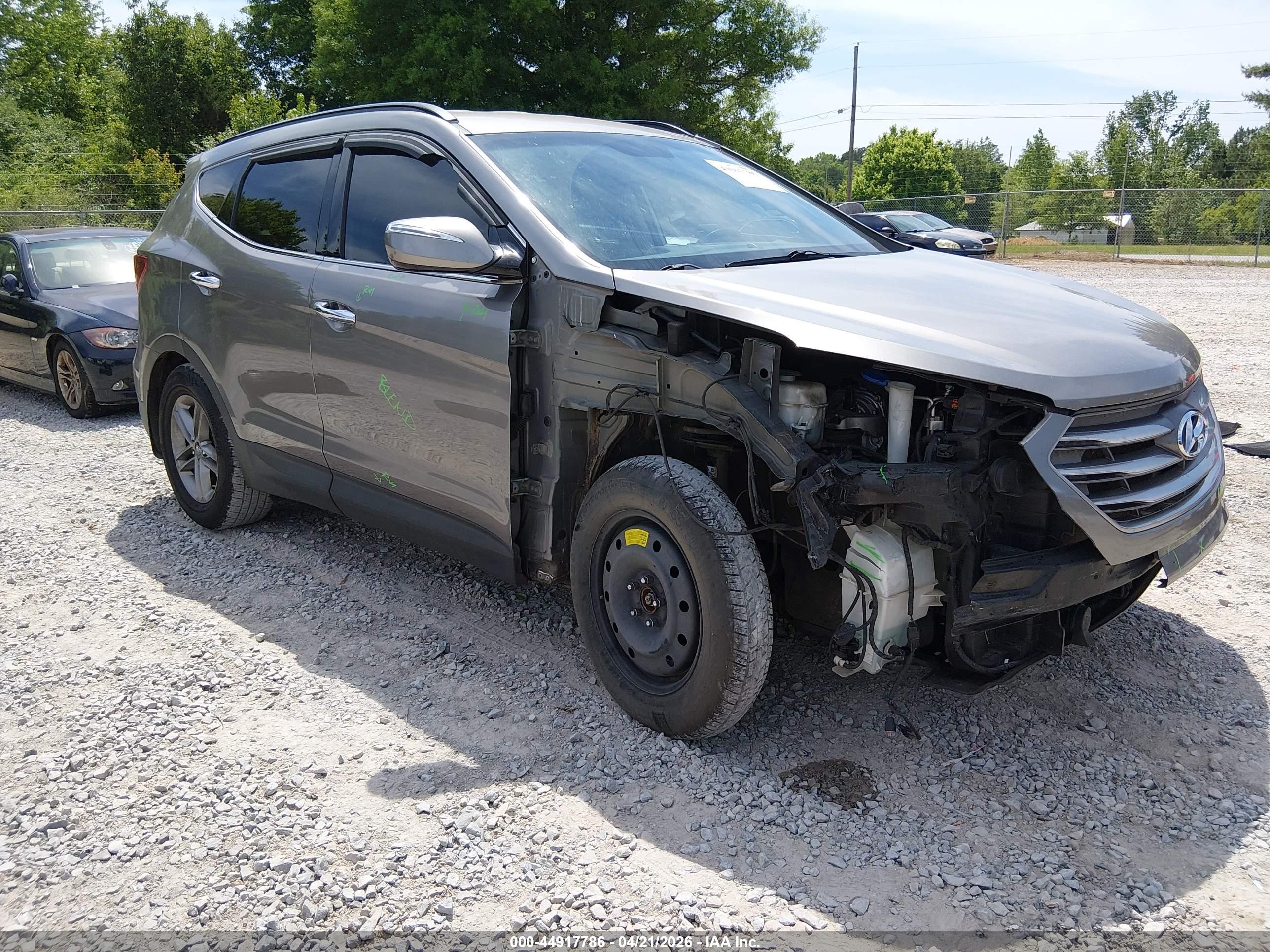 2017 Hyundai Santa Fe 2.4L, VIN 5XYZU3LB1HG416994 — Front end