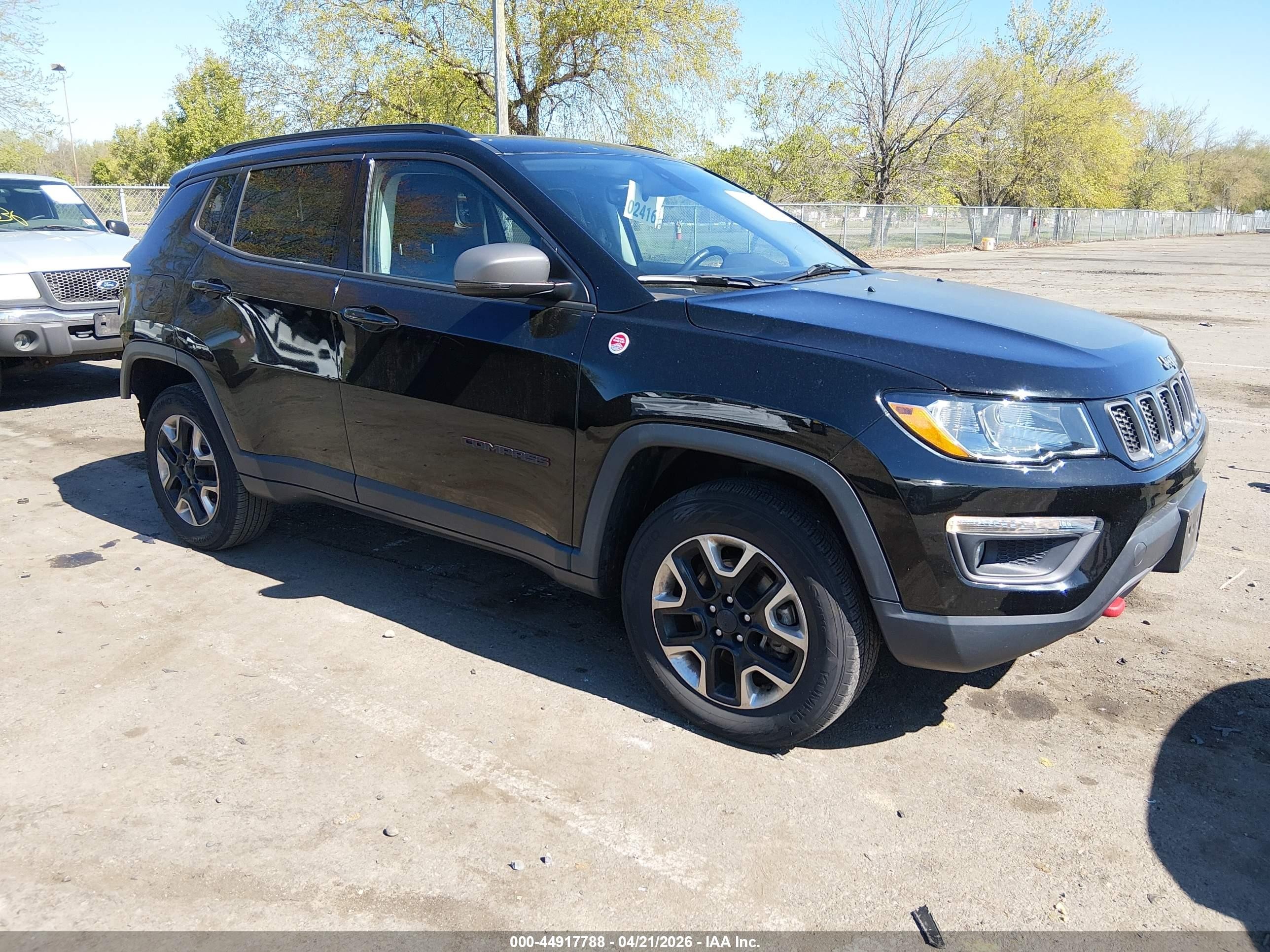 2018 Jeep Compass Trailhawk, VIN 3C4NJDDB1JT343359 — Rear end