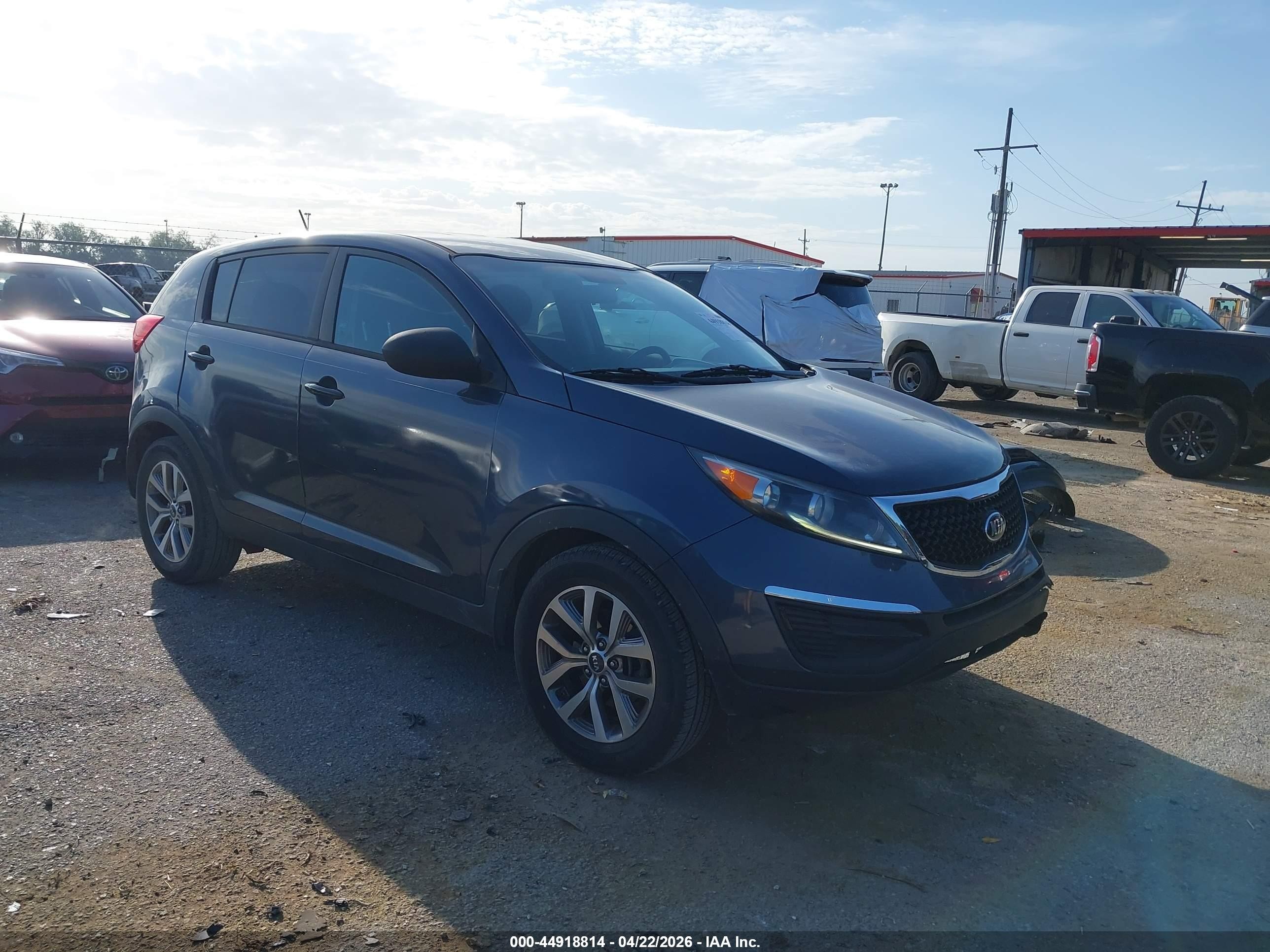 2016 Kia Sportage LX, VIN KNDPB3AC8G7857008 — Front end