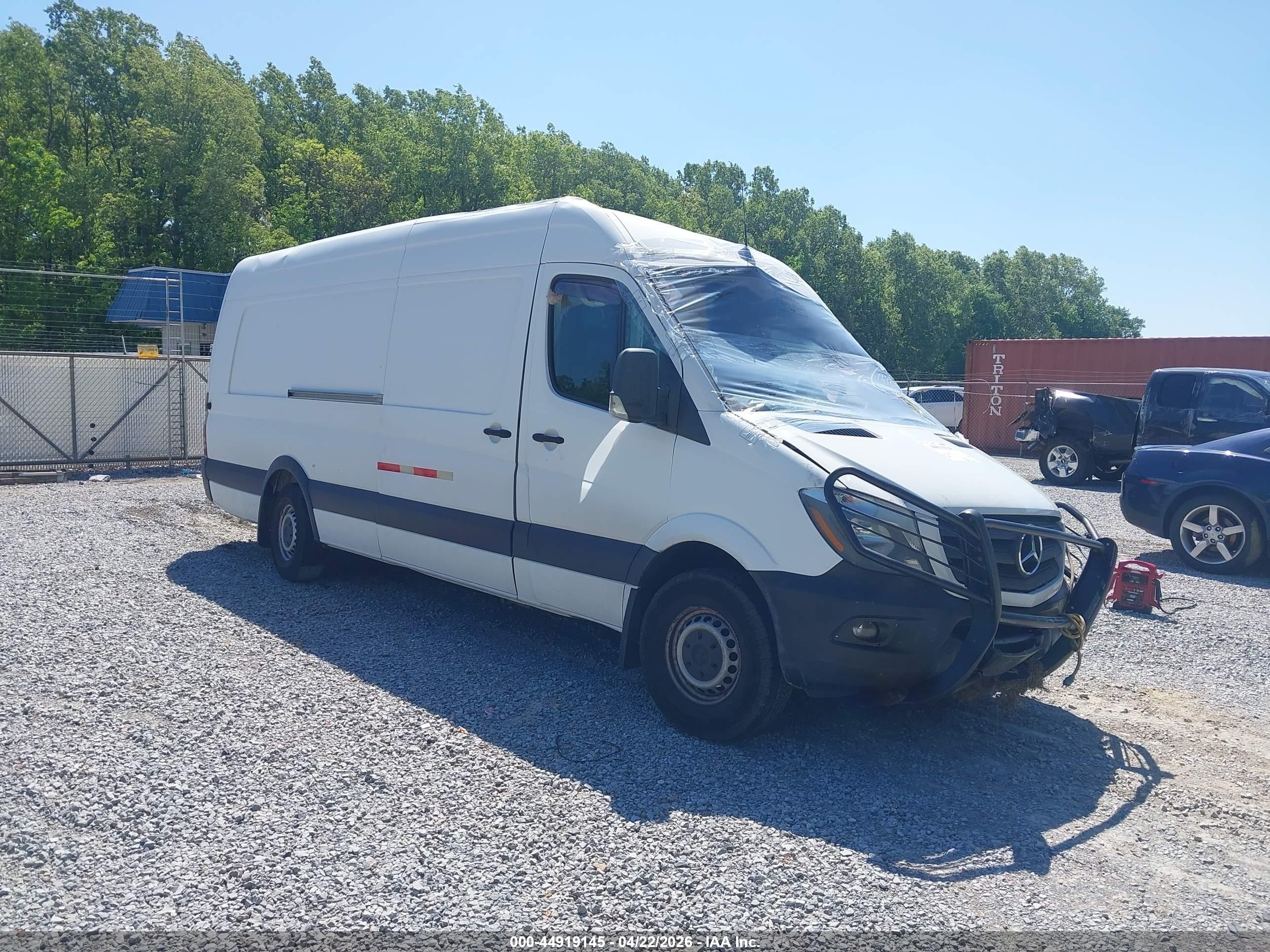 2018 Mercedes-Benz Sprinter Cargo Worker, VIN WD3PE8CD3JP645614 — All over