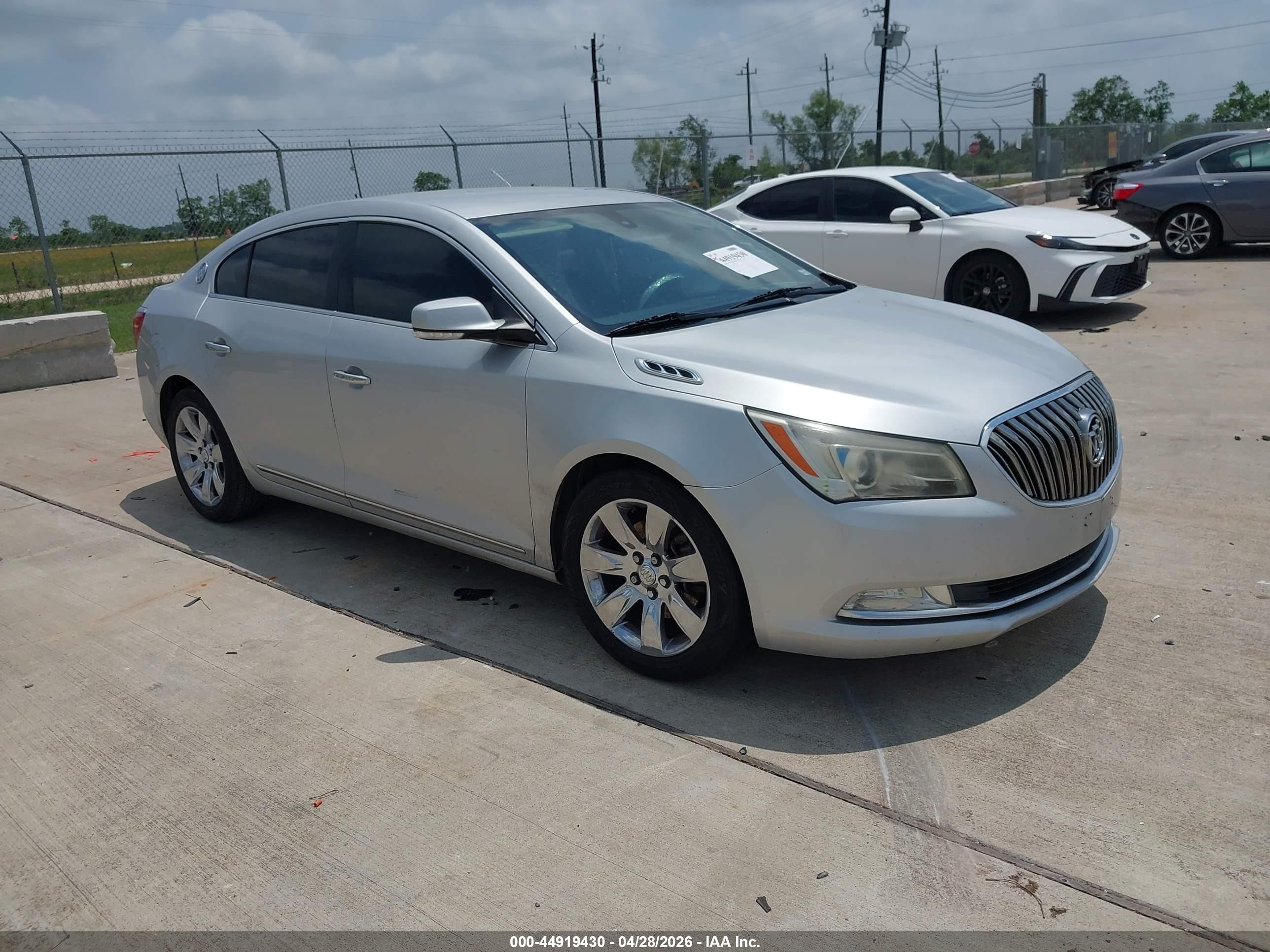 2015 Buick LaCrosse Leather, VIN 1G4GB5G38FF202737 — Repossession