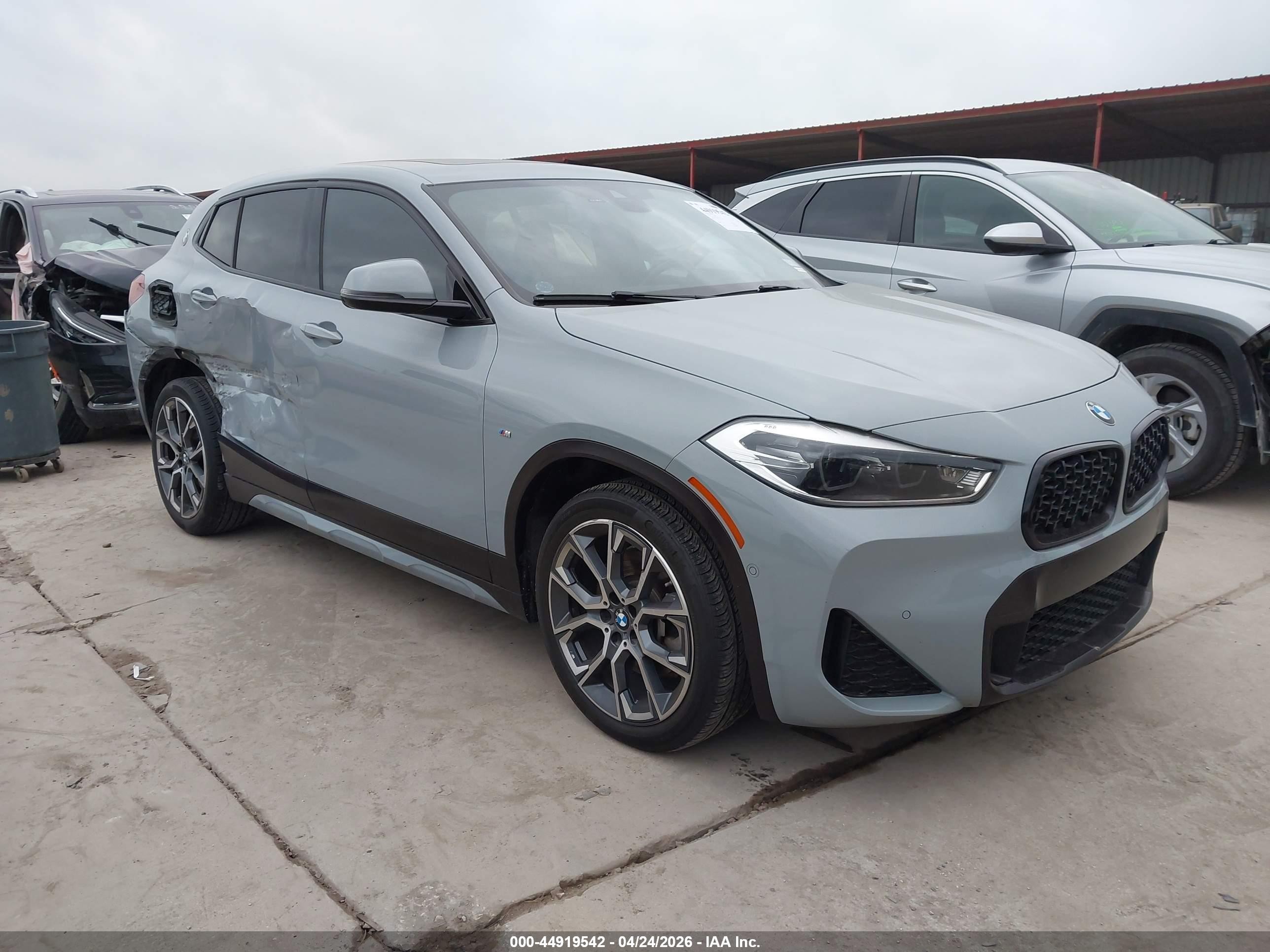 2022 BMW X2 xDrive28i, VIN WBXYJ1C07N5U81931 — Бок