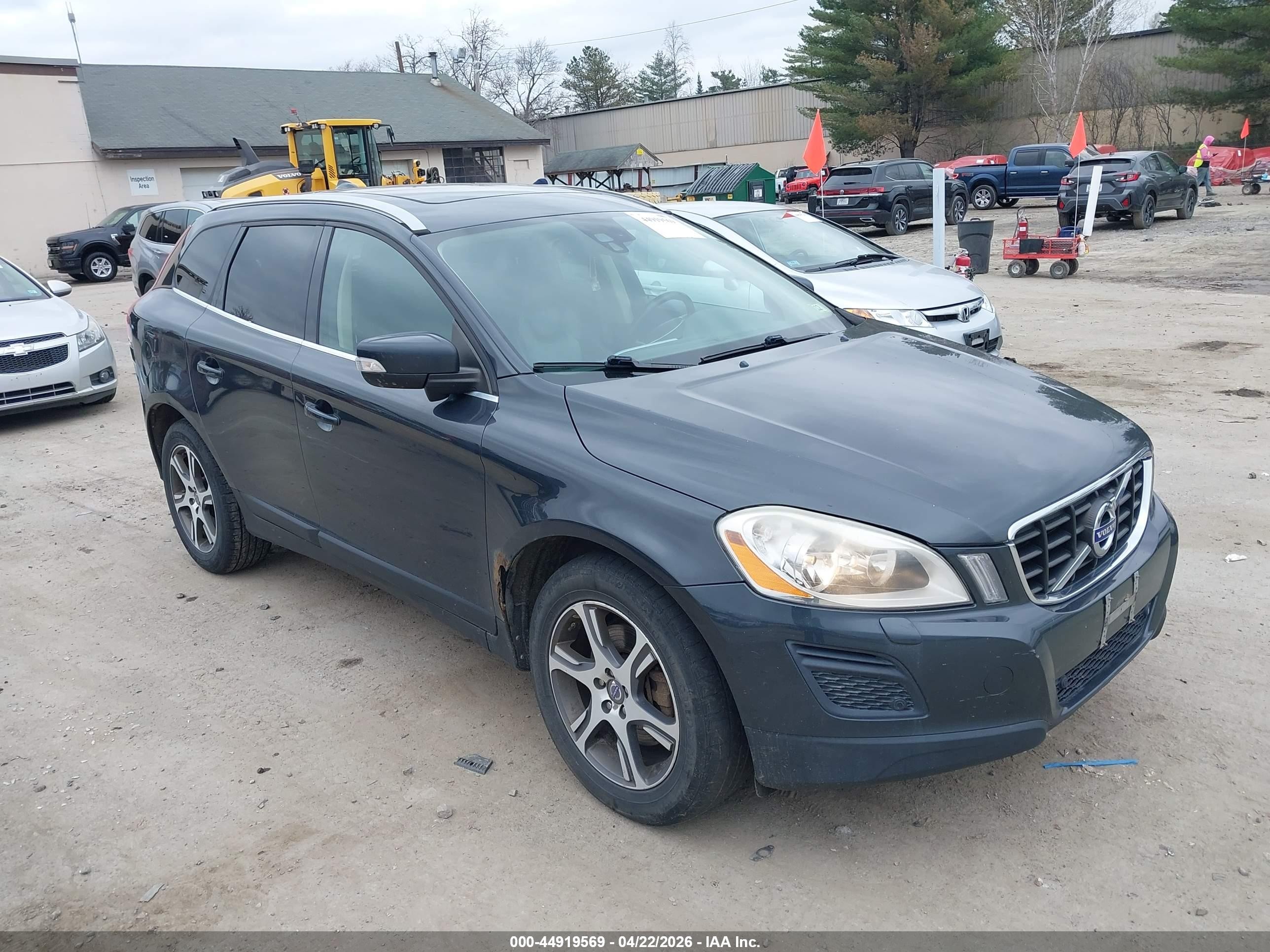 2011 Volvo XC60 3.0T, VIN YV4902DZ8B2216825 — Normal wear