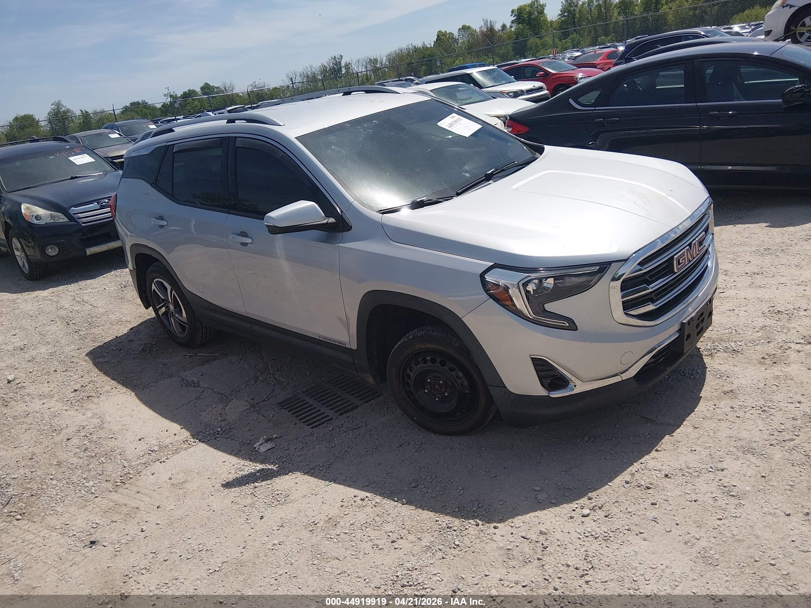 2019 GMC Terrain SLT, VIN 3GKALVEV8KL191948 — Front end
