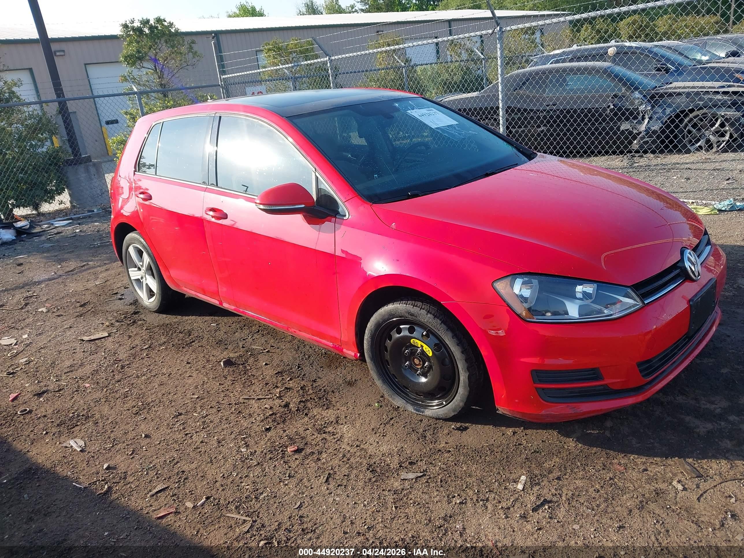 2017 Volkswagen Golf S, VIN 3VW217AU2HM030087 — Front end