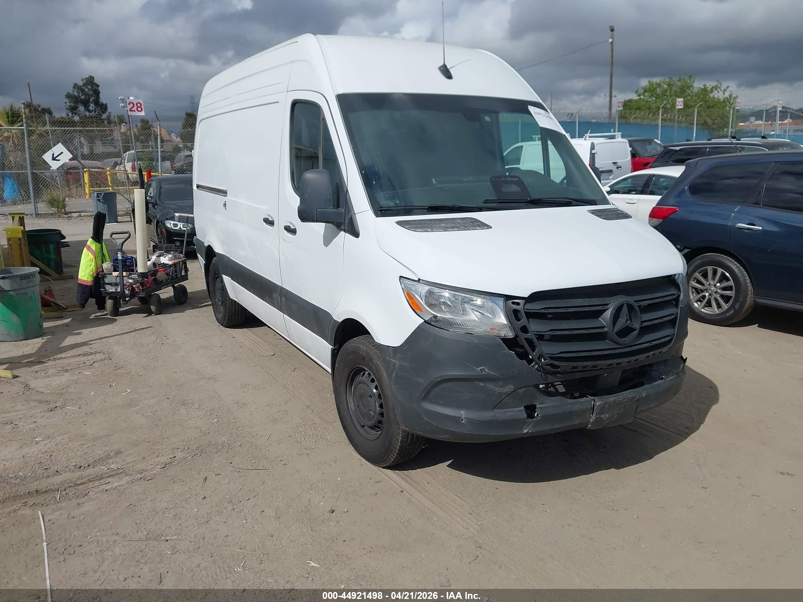 2025 Mercedes-Benz Sprinter Cargo, VIN W1Y4NBHY8ST202686 — Front end