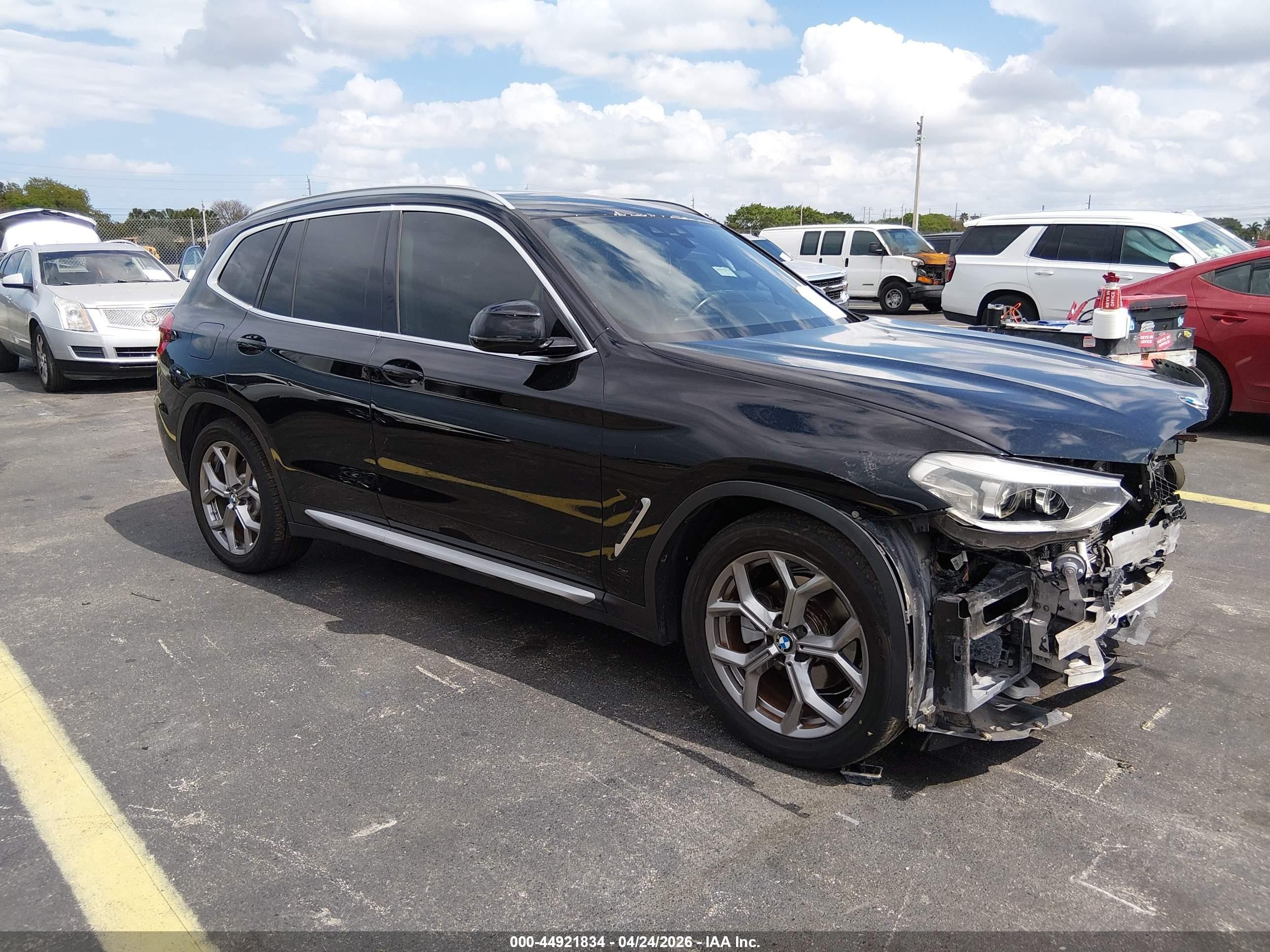 2021 BMW X3 sDrive30i, VIN 5UXTY3C03M9E54877 — Front end