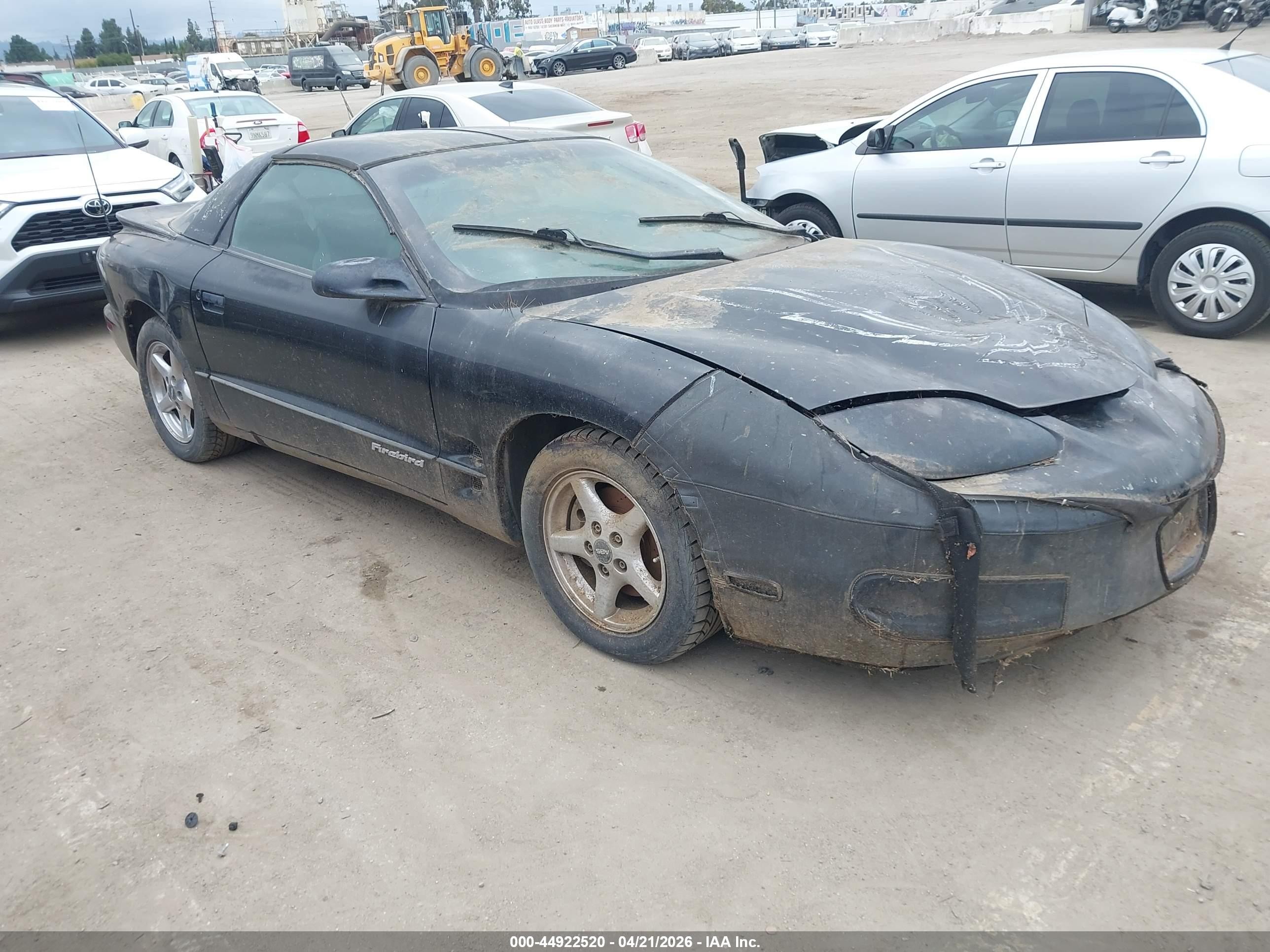 2001 Pontiac Firebird Firebird, VIN 2G2FS22K612130030 — Normal wear