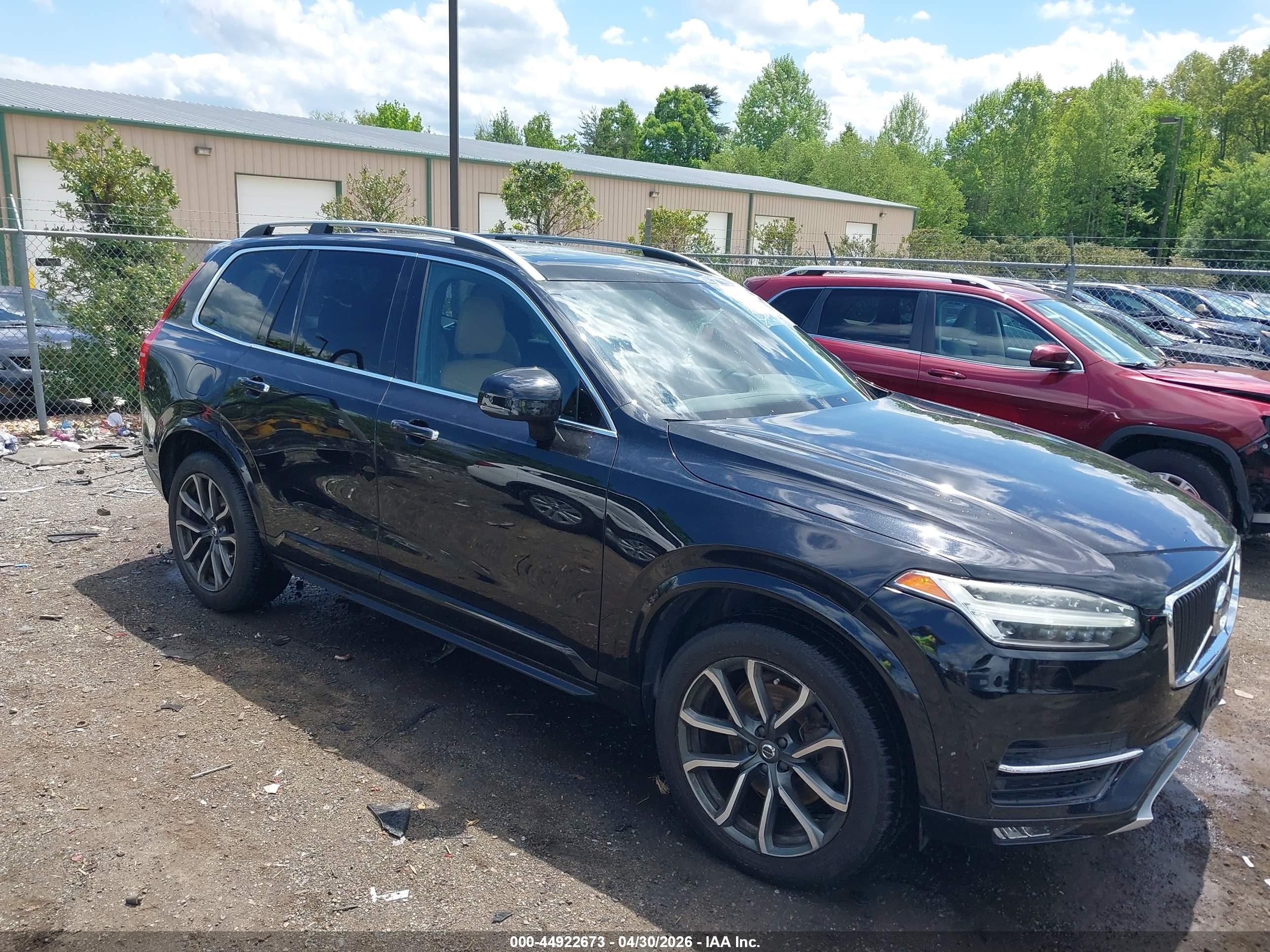 2016 Volvo XC90 T6 Momentum, VIN YV4A22PK6G1044989 — Not stated