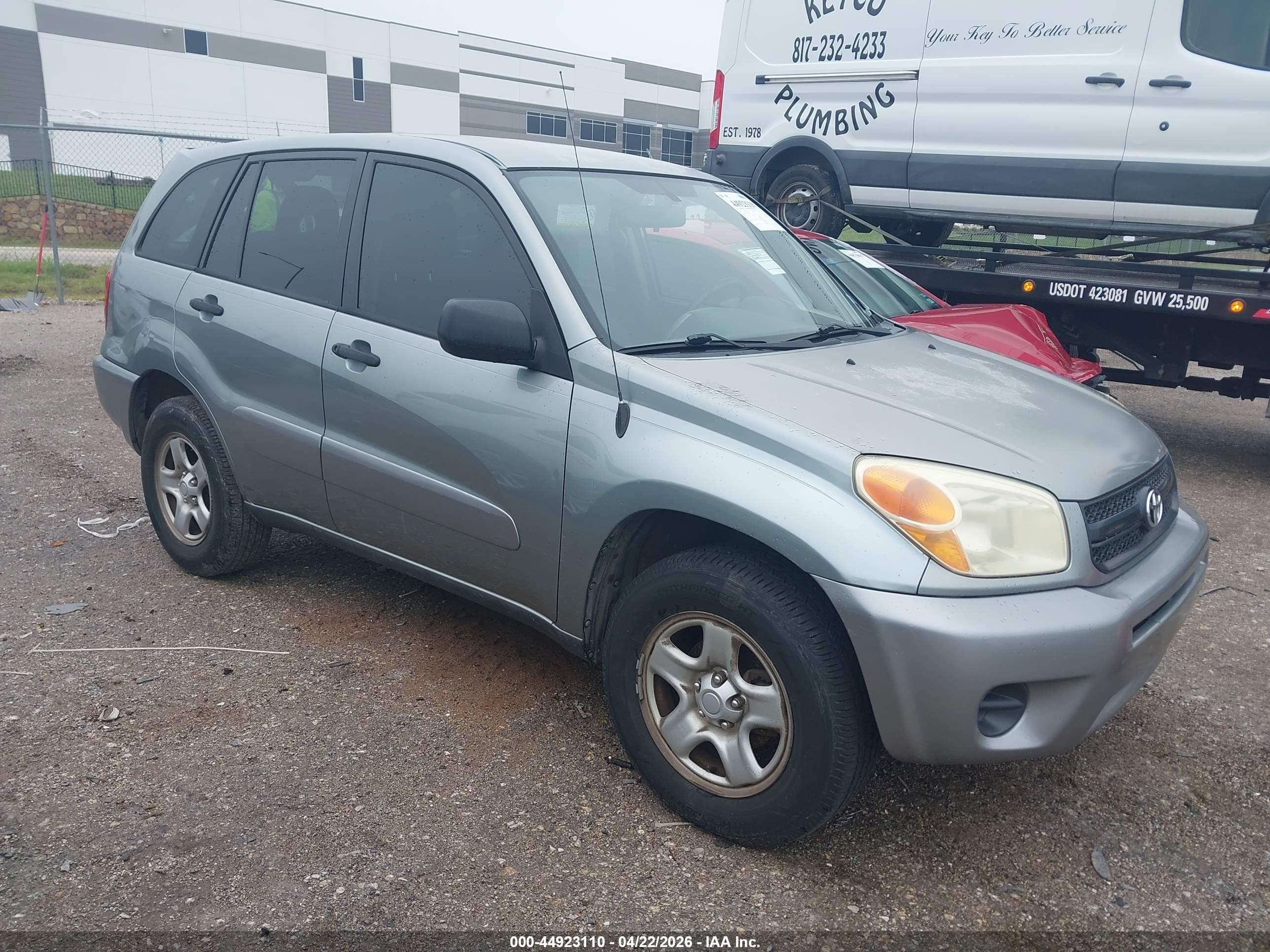2005 Toyota RAV4, VIN JTEGD20V350056530 — Normal wear