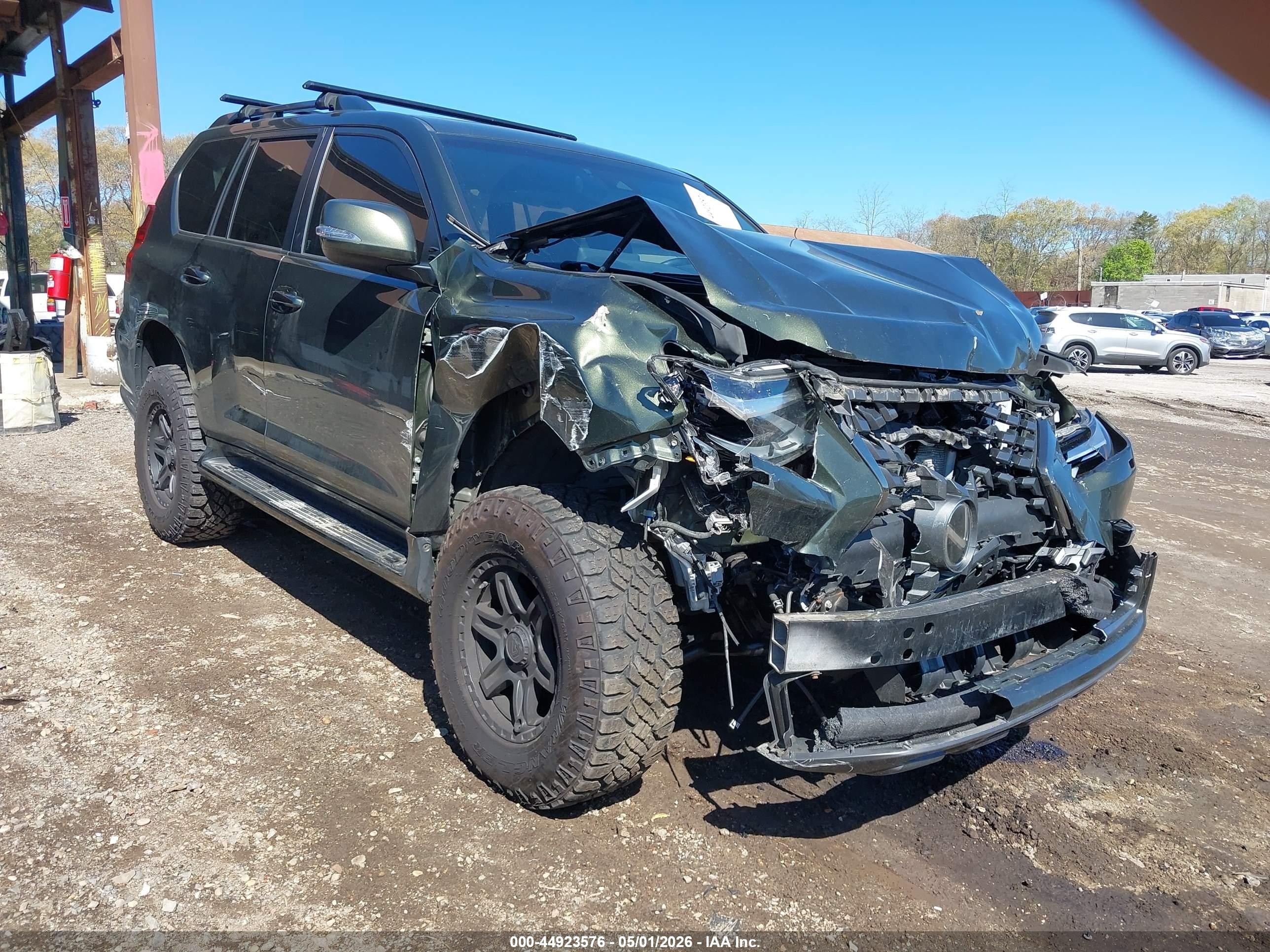 2022 Lexus GX 460, VIN JTJKM7BX6N5306935 — Front end