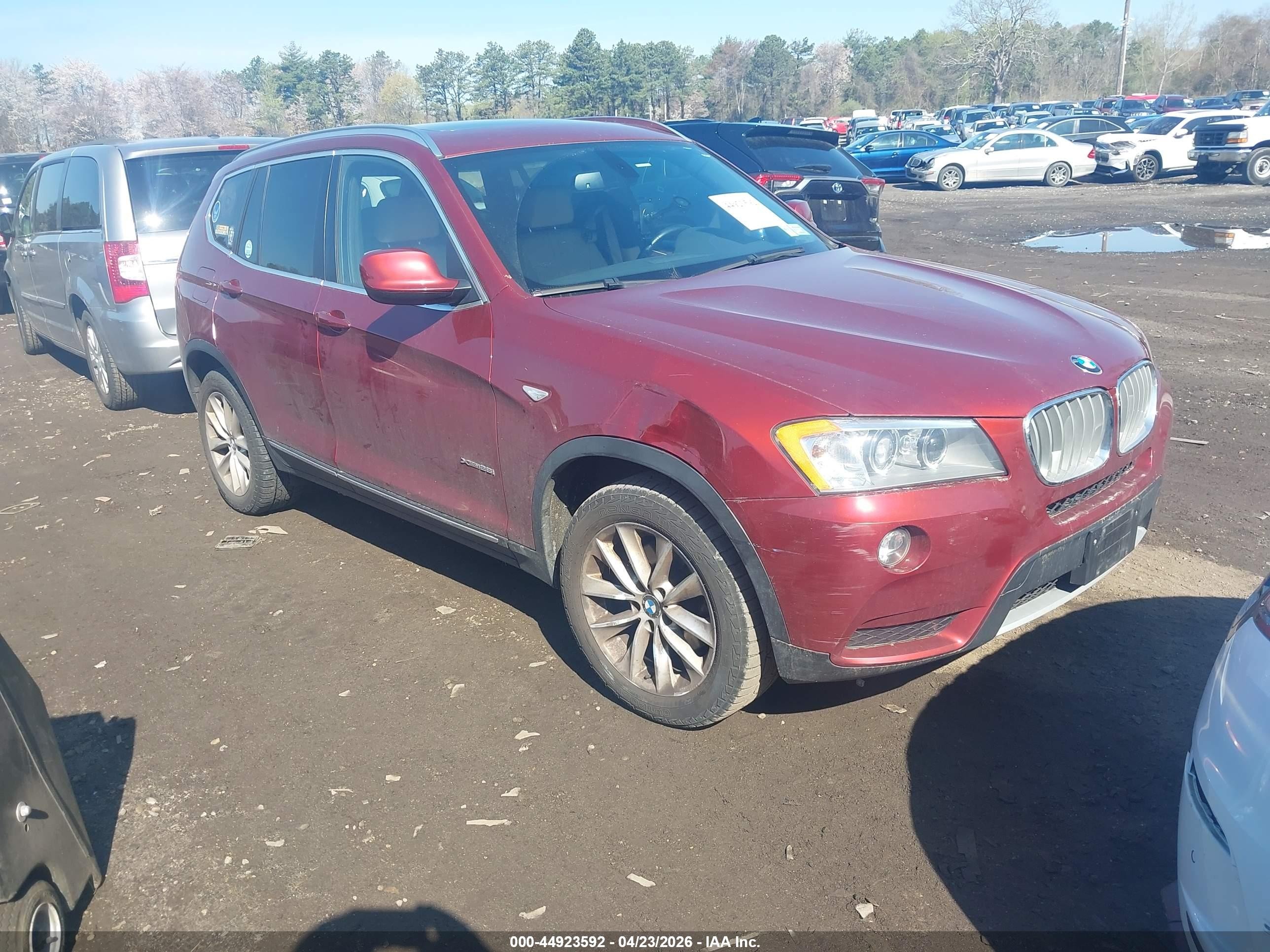 2012 BMW X3 28i, VIN 5UXWX5C55CL720700 — Бок