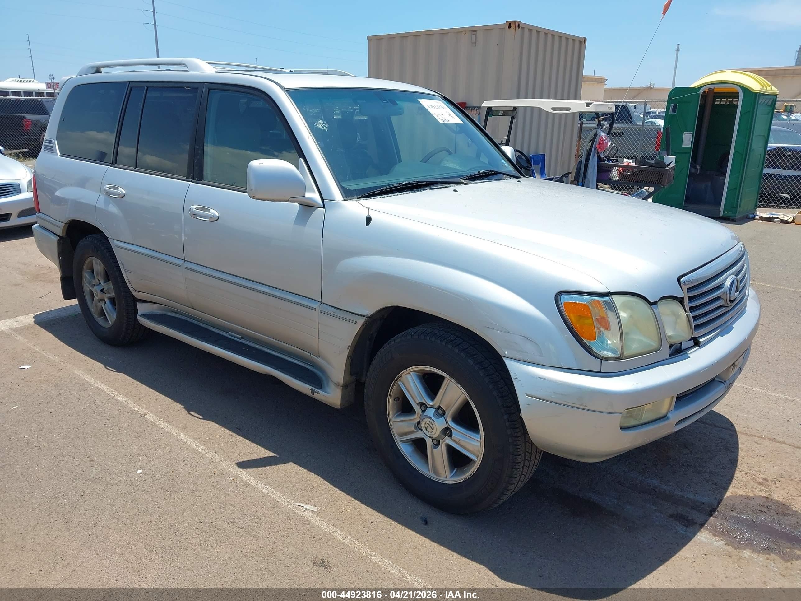 2006 Lexus LX 470, VIN JTJHT00W664011338 — Зад