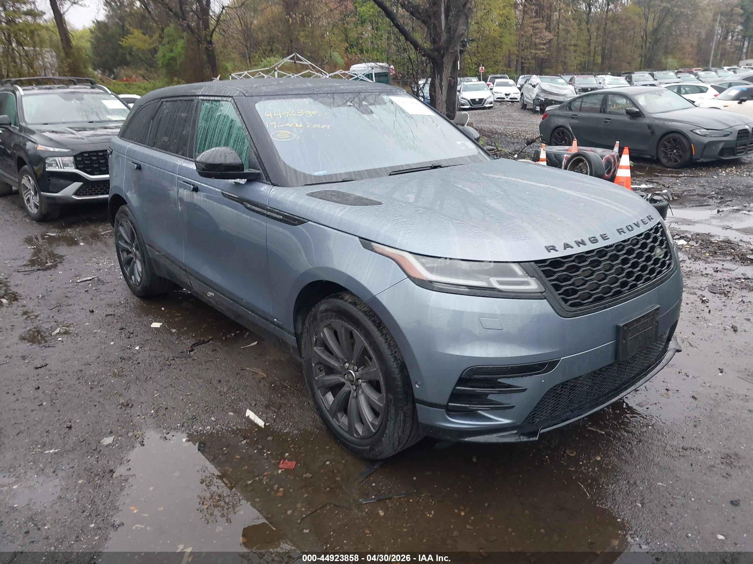 2019 Land Rover Range Rover Velar R-Dynamic SE, VIN SALYL2EXXKA204404 — Rear end