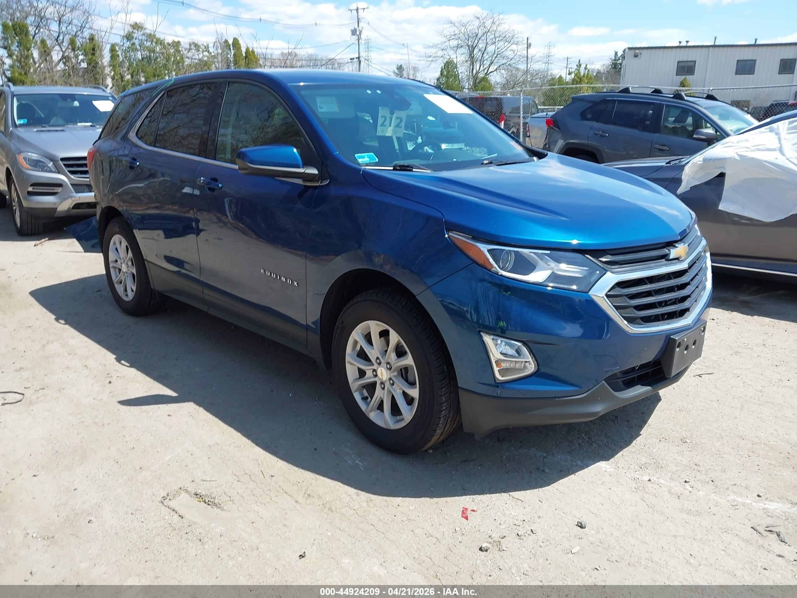 2020 Chevrolet Equinox LT, VIN 3GNAXUEV2LL291143 — Rear end